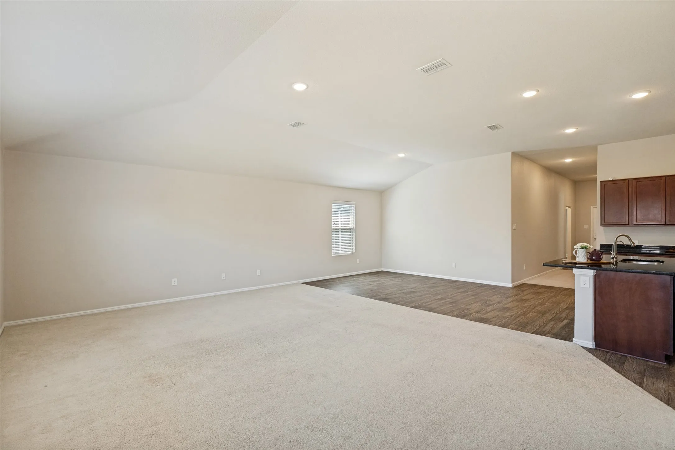 Single Family Residence For Sale in Denton County , 6221 Painswick Drive, Celina, Texas 76227, 3 Bedroom, 2 Bathroom, 2 Garage spaces, 2,019 Sqft, built in 2019, mls#21384485, Real Estate Agent in Celina, Homes For Sale in Denton county, Homes For Sale in Celina, Realtor in Celina Texas, Real Estate Brokerage Independent Realty Texas, Luminita Cordes Realtor