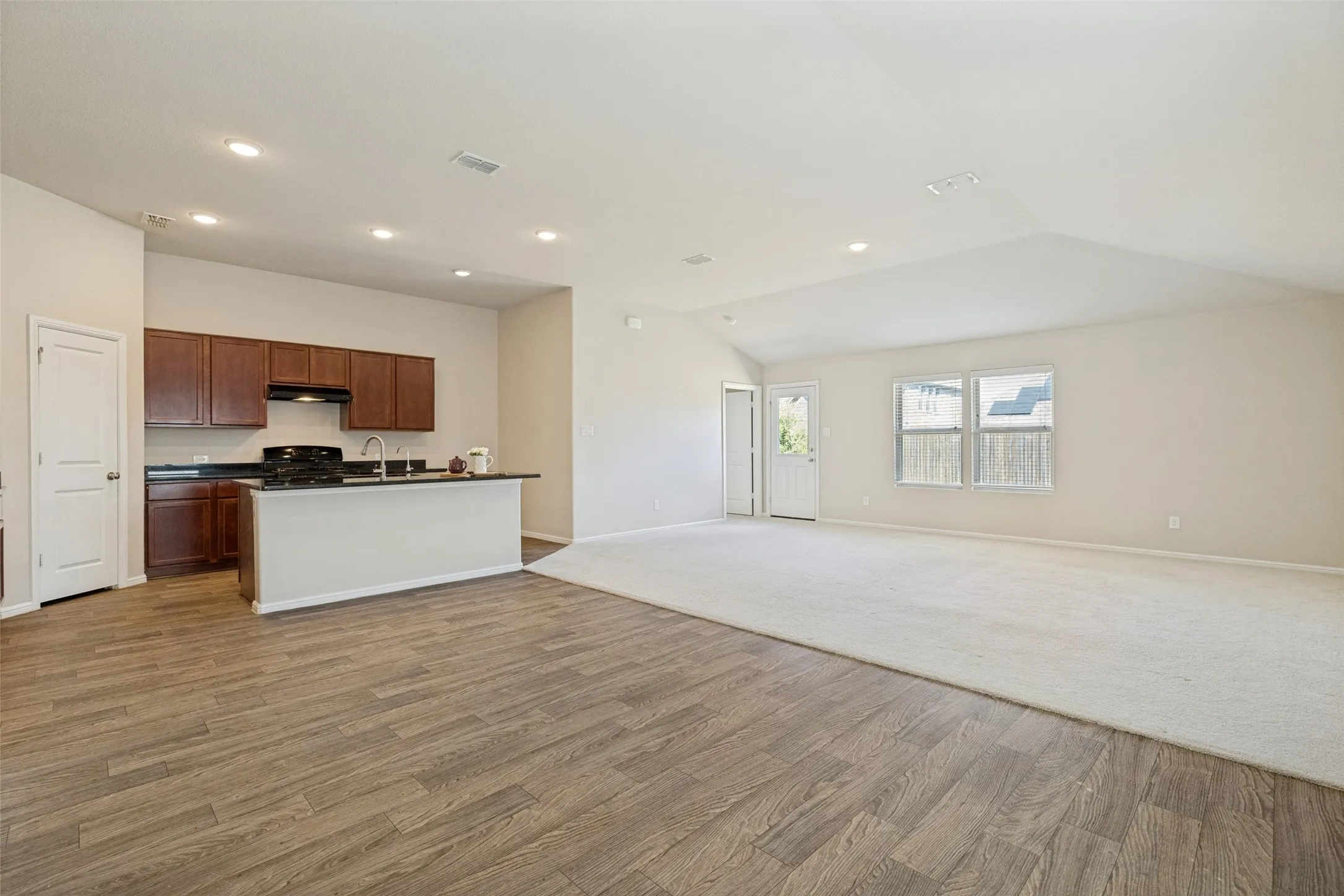 Single Family Residence For Sale in Denton County , 6221 Painswick Drive, Celina, Texas 76227, 3 Bedroom, 2 Bathroom, 2 Garage spaces, 2,019 Sqft, built in 2019, mls#21384485, Real Estate Agent in Celina, Homes For Sale in Denton county, Homes For Sale in Celina, Realtor in Celina Texas, Real Estate Brokerage Independent Realty Texas, Luminita Cordes Realtor