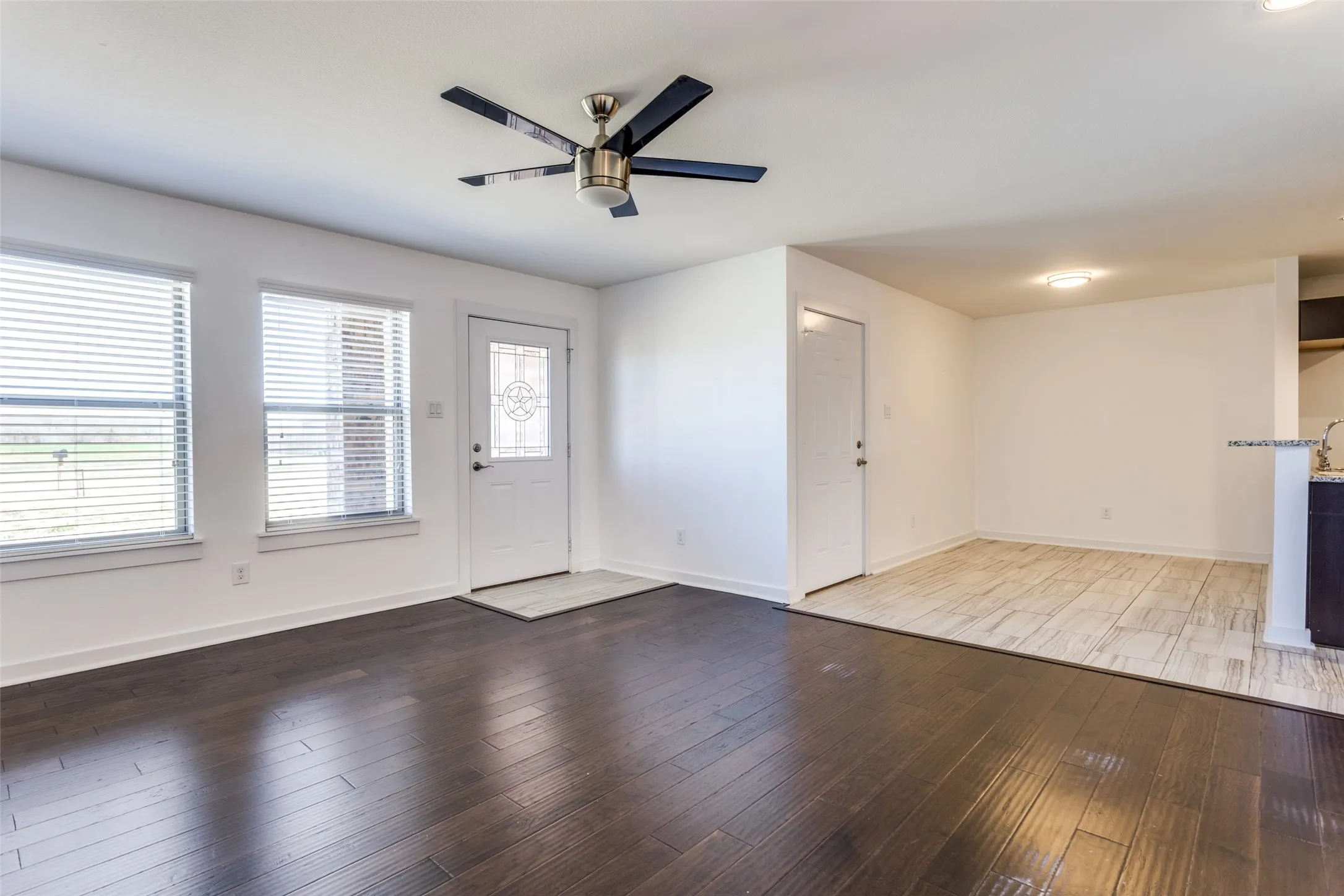Duplex For Rent in Grayson County , 519 Wood Drive, Gunter, Texas 75058, 3 Bedroom, 2 Bathroom, 1 Garage spaces, 1,327 Sqft, built in 2017, mls#21384961, Real Estate Agent in Gunter, Homes For Rent in Grayson county, Homes For Rent in Gunter, Realtor in Gunter Texas, Real Estate Brokerage Independent Realty Texas, Luminita Cordes Realtor