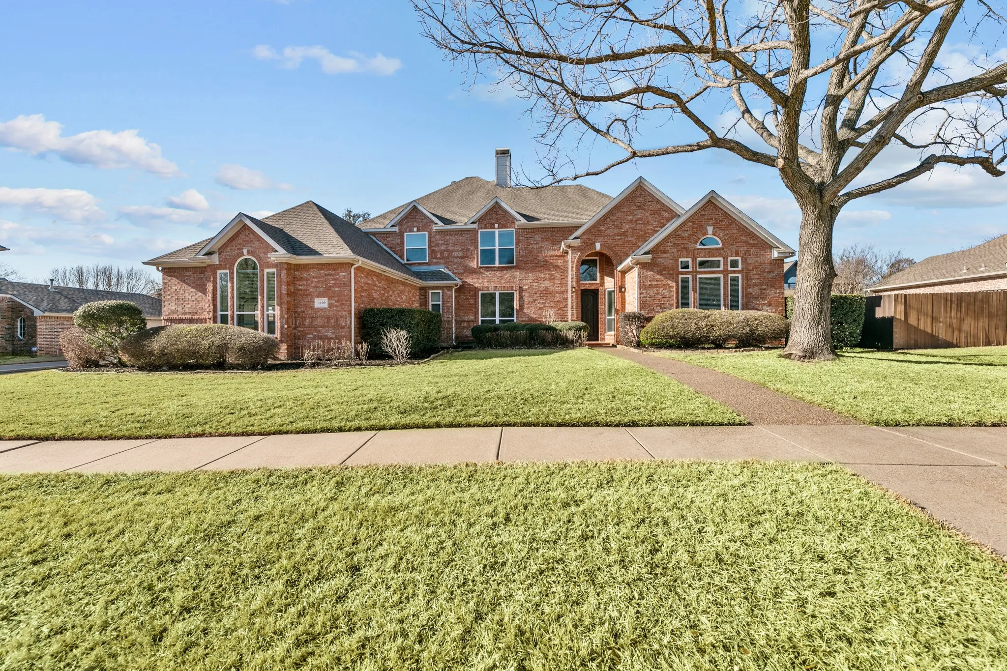 Single Family Residence For Rent in Tarrant County , 1109 Normandy Drive, Southlake, Texas 76092, 4 Bedroom, 5 Bathroom, 3 Garage spaces, 3,713 Sqft, built in 1997, mls#21369617, Real Estate Agent in Southlake, Homes For Rent in Tarrant county, Homes For Rent in Southlake, Realtor in Southlake Texas, Real Estate Brokerage Independent Realty Texas, Luminita Cordes Realtor