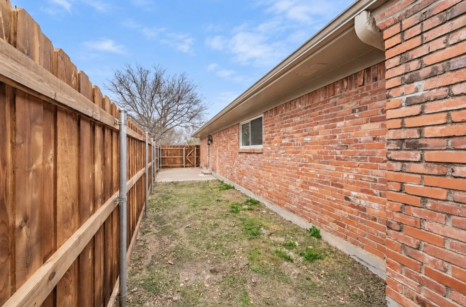 Single Family Residence For Rent in Tarrant County , 4904 Arborlawn Drive, Fort Worth, Texas 76109, 3 Bedroom, 2 Bathroom, 2 Garage spaces, 3,438 Sqft, built in 1969, mls#21385571, Real Estate Agent in Fort Worth, Homes For Rent in Tarrant county, Homes For Rent in Fort Worth, Realtor in Fort Worth Texas, Real Estate Brokerage Independent Realty Texas, Luminita Cordes Realtor