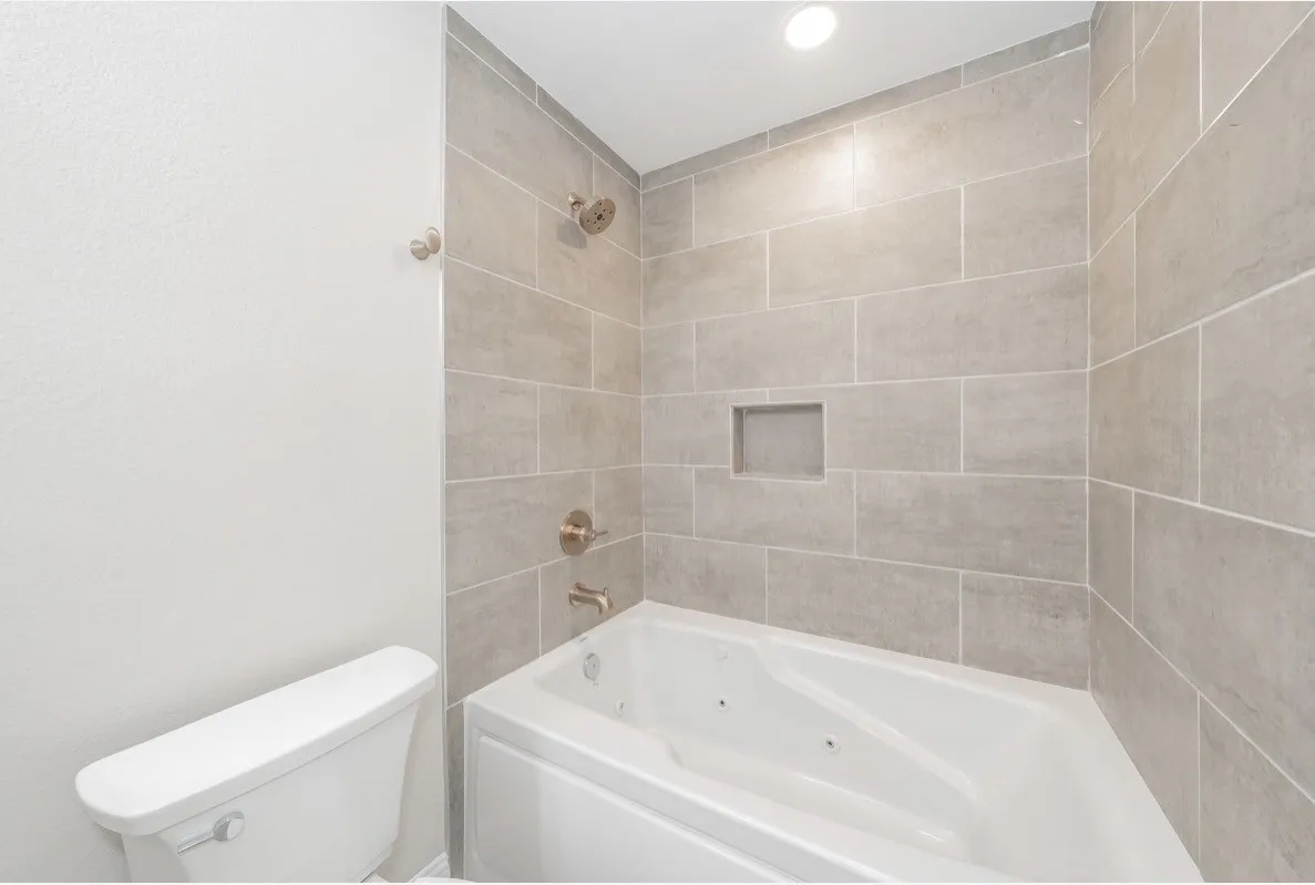 Single Family Residence For Rent in Tarrant County , 4904 Arborlawn Drive, Fort Worth, Texas 76109, 3 Bedroom, 2 Bathroom, 2 Garage spaces, 3,438 Sqft, built in 1969, mls#21385571, Real Estate Agent in Fort Worth, Homes For Rent in Tarrant county, Homes For Rent in Fort Worth, Realtor in Fort Worth Texas, Real Estate Brokerage Independent Realty Texas, Luminita Cordes Realtor