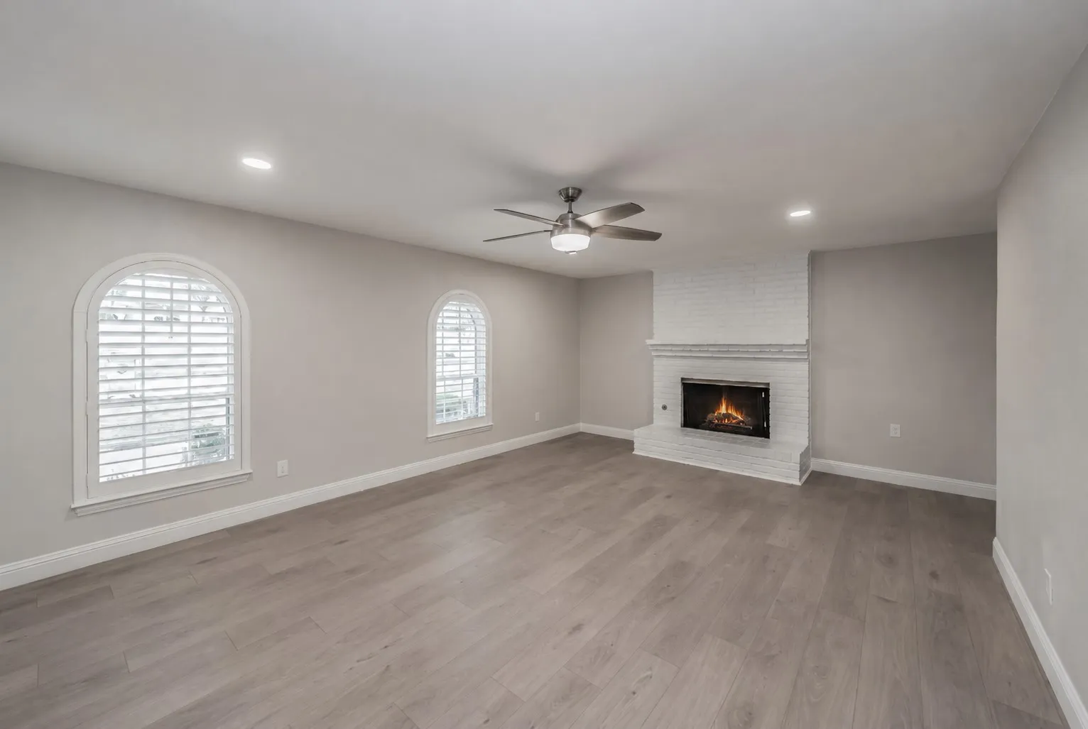 Single Family Residence For Rent in Tarrant County , 4904 Arborlawn Drive, Fort Worth, Texas 76109, 3 Bedroom, 2 Bathroom, 2 Garage spaces, 3,438 Sqft, built in 1969, mls#21385571, Real Estate Agent in Fort Worth, Homes For Rent in Tarrant county, Homes For Rent in Fort Worth, Realtor in Fort Worth Texas, Real Estate Brokerage Independent Realty Texas, Luminita Cordes Realtor