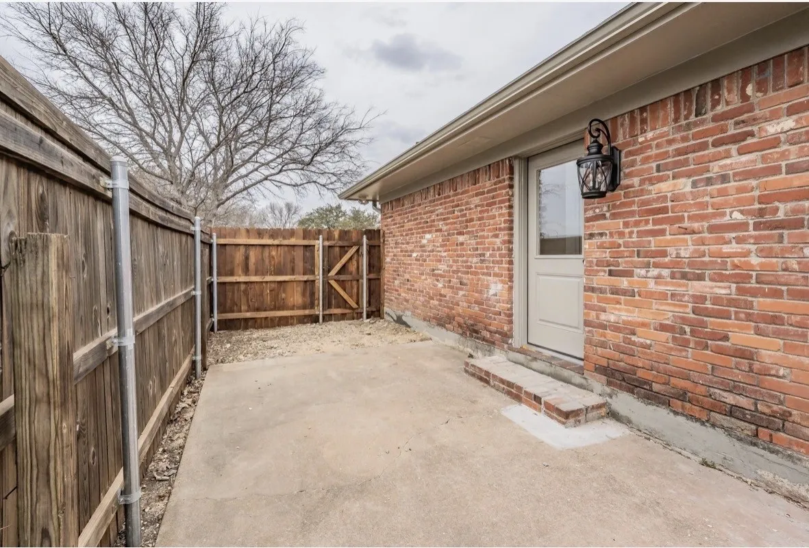 Single Family Residence For Rent in Tarrant County , 4904 Arborlawn Drive, Fort Worth, Texas 76109, 3 Bedroom, 2 Bathroom, 2 Garage spaces, 3,438 Sqft, built in 1969, mls#21385571, Real Estate Agent in Fort Worth, Homes For Rent in Tarrant county, Homes For Rent in Fort Worth, Realtor in Fort Worth Texas, Real Estate Brokerage Independent Realty Texas, Luminita Cordes Realtor