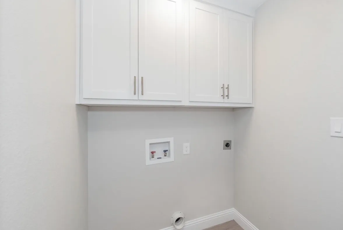 Single Family Residence For Rent in Tarrant County , 4904 Arborlawn Drive, Fort Worth, Texas 76109, 3 Bedroom, 2 Bathroom, 2 Garage spaces, 3,438 Sqft, built in 1969, mls#21385571, Real Estate Agent in Fort Worth, Homes For Rent in Tarrant county, Homes For Rent in Fort Worth, Realtor in Fort Worth Texas, Real Estate Brokerage Independent Realty Texas, Luminita Cordes Realtor