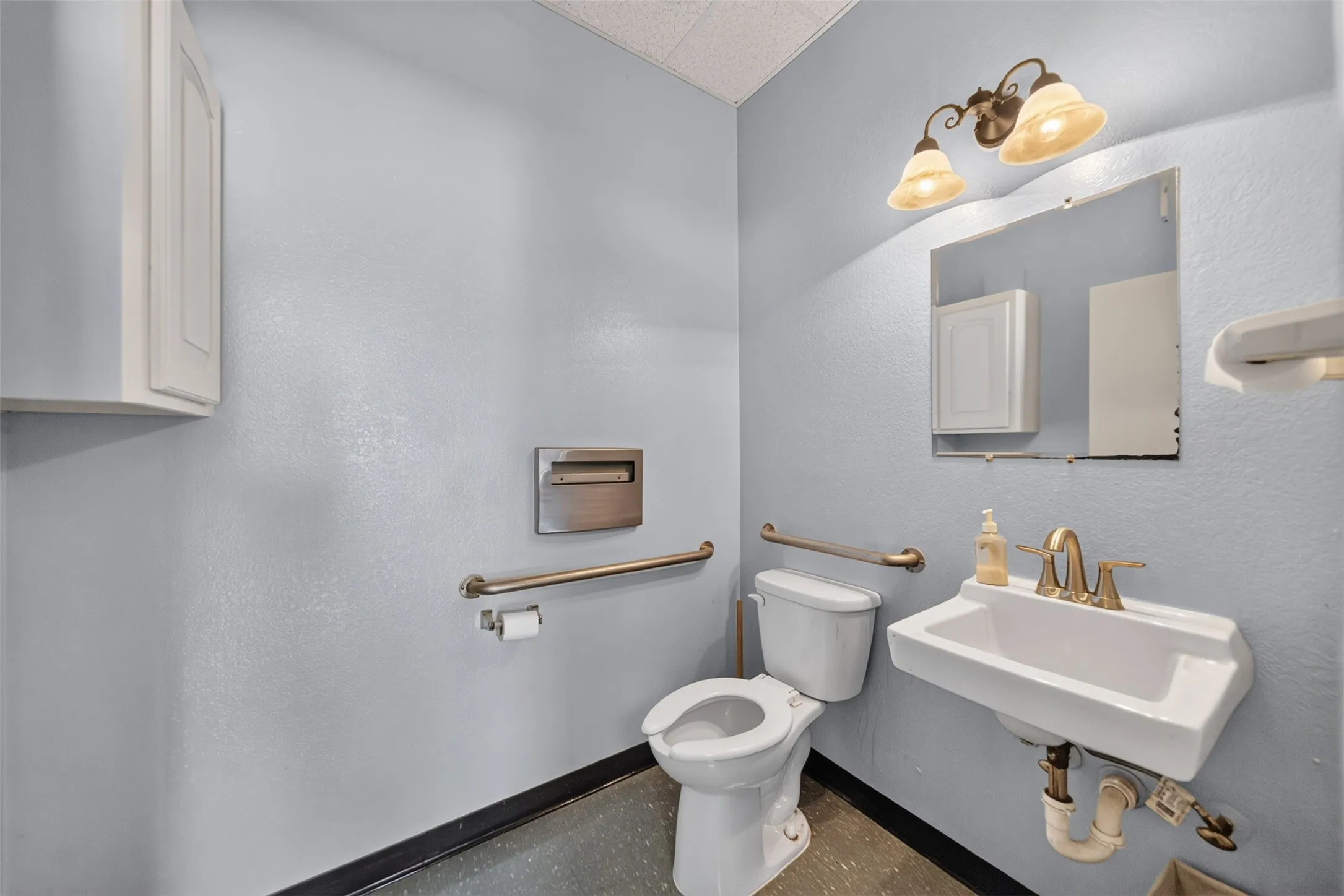 Business For Sale in Henderson County , 908 N Palestine Street, Athens, Texas 75751, 0, 0, Garage spaces, 0 Sqft, built in 1995, mls#21385572, Real Estate Agent in Athens, Homes For Sale in Henderson county, Homes For Sale in Athens, Realtor in Athens Texas, Real Estate Brokerage Independent Realty Texas, Luminita Cordes Realtor