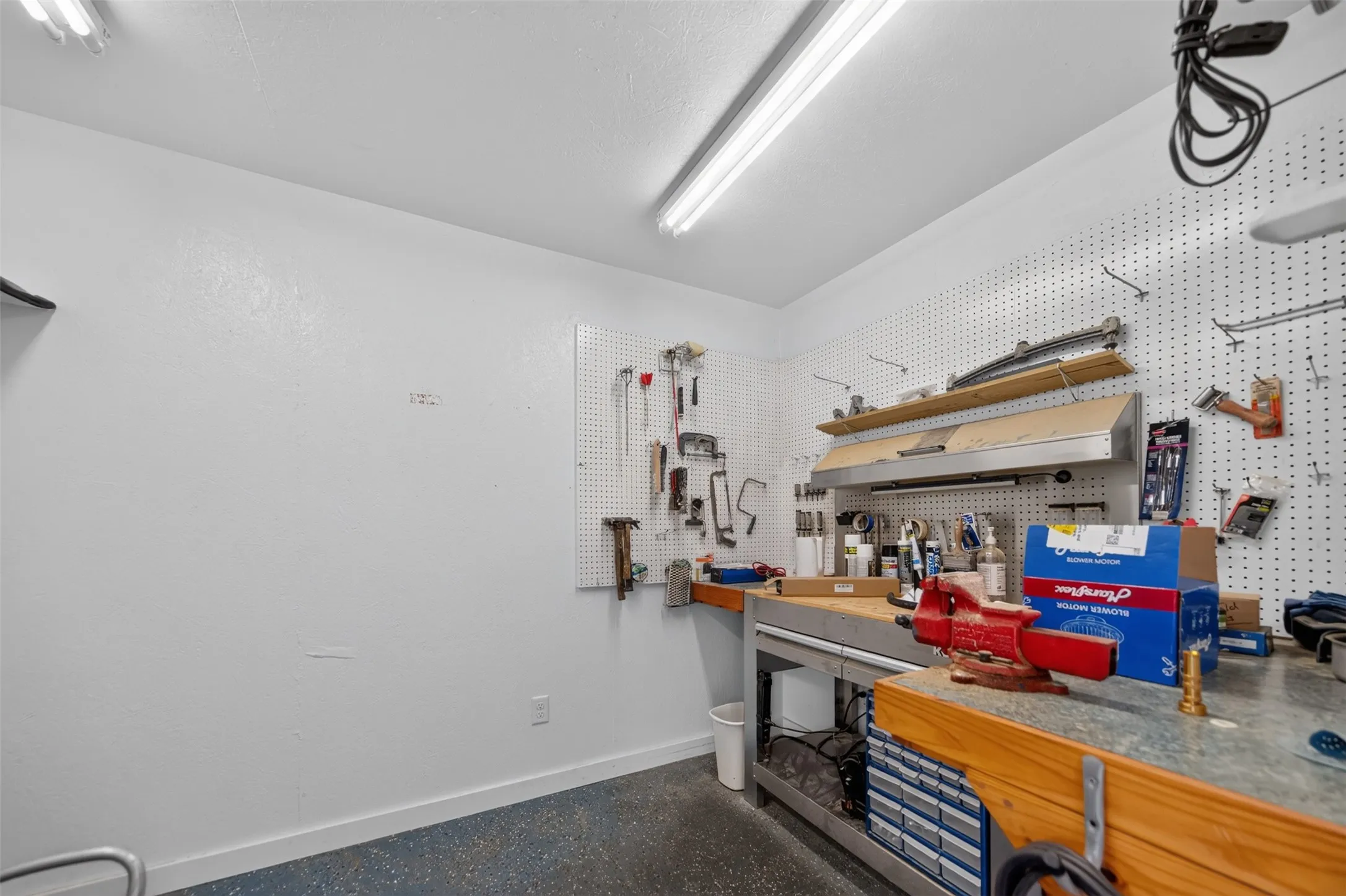 Business For Sale in Henderson County , 908 N Palestine Street, Athens, Texas 75751, 0, 0, Garage spaces, 0 Sqft, built in 1995, mls#21385572, Real Estate Agent in Athens, Homes For Sale in Henderson county, Homes For Sale in Athens, Realtor in Athens Texas, Real Estate Brokerage Independent Realty Texas, Luminita Cordes Realtor