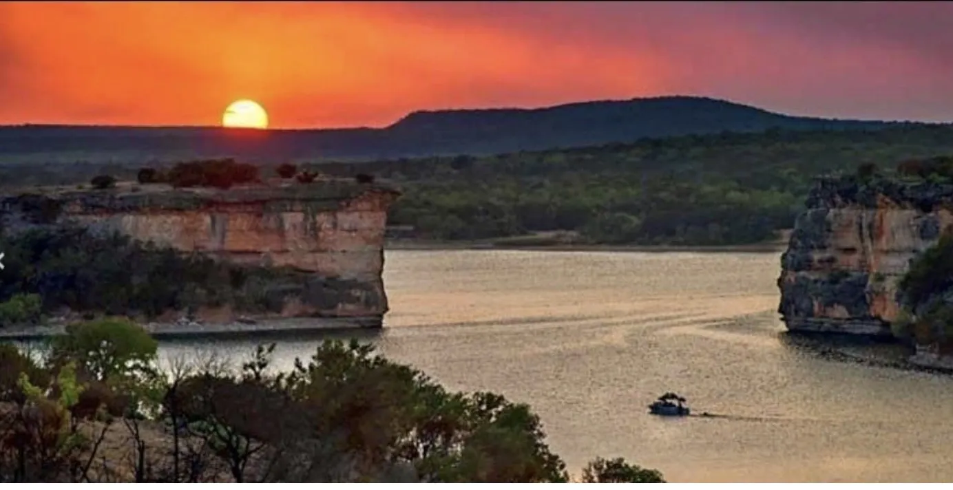 Look at this sun set! Fall in love with this view.
