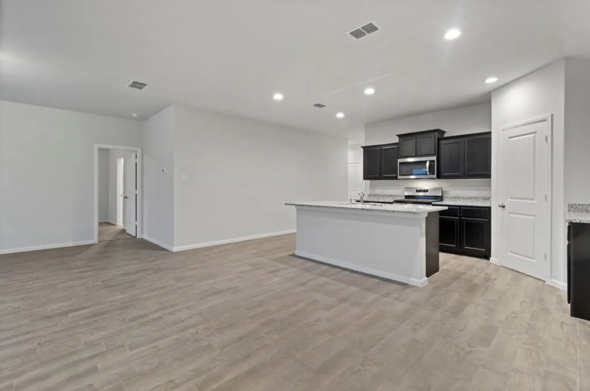 Single Family Residence For Rent in Tarrant County , 2432 Edisto Beach Drive, Fort Worth, Texas 76108, 4 Bedroom, 2 Bathroom, 2 Garage spaces, 1,870 Sqft, built in 2021, mls#21385573, Real Estate Agent in Fort Worth, Homes For Rent in Tarrant county, Homes For Rent in Fort Worth, Realtor in Fort Worth Texas, Real Estate Brokerage Independent Realty Texas, Luminita Cordes Realtor