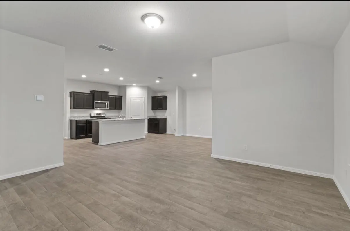 Single Family Residence For Rent in Tarrant County , 2432 Edisto Beach Drive, Fort Worth, Texas 76108, 4 Bedroom, 2 Bathroom, 2 Garage spaces, 1,870 Sqft, built in 2021, mls#21385573, Real Estate Agent in Fort Worth, Homes For Rent in Tarrant county, Homes For Rent in Fort Worth, Realtor in Fort Worth Texas, Real Estate Brokerage Independent Realty Texas, Luminita Cordes Realtor