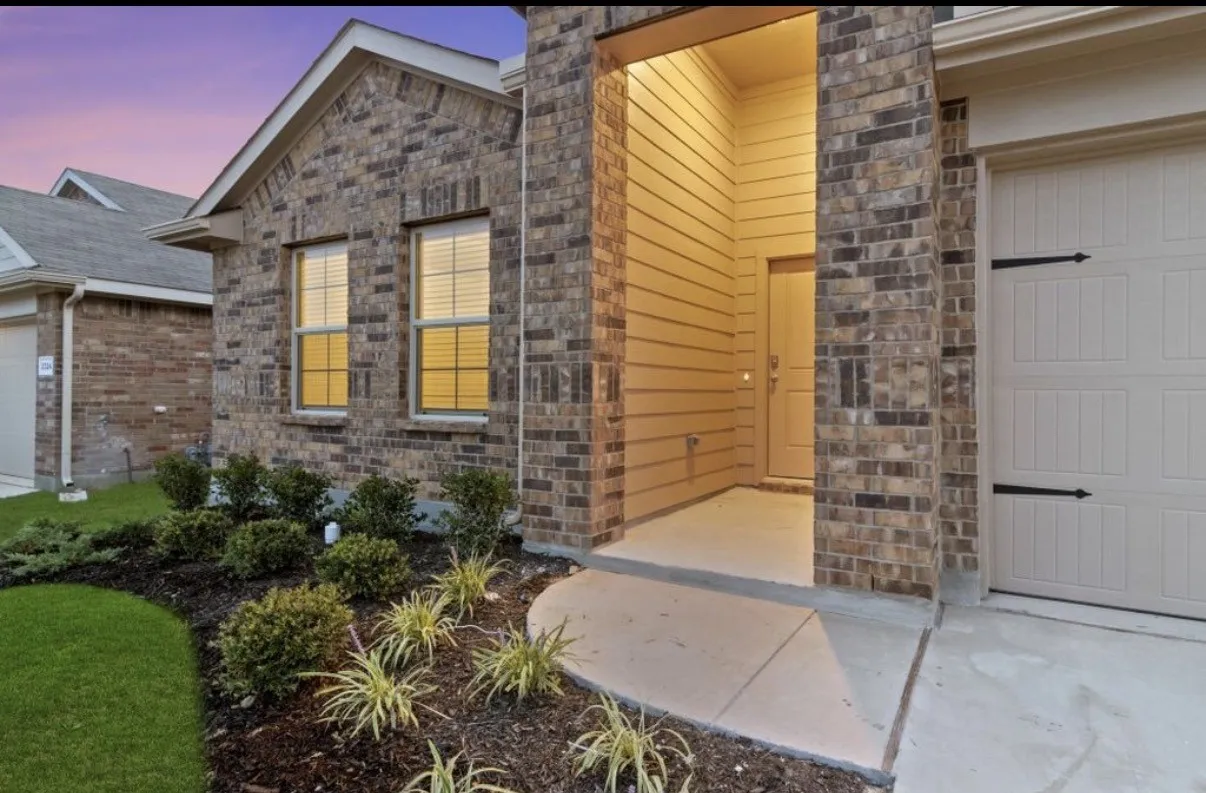 Single Family Residence For Rent in Tarrant County , 2432 Edisto Beach Drive, Fort Worth, Texas 76108, 4 Bedroom, 2 Bathroom, 2 Garage spaces, 1,870 Sqft, built in 2021, mls#21385573, Real Estate Agent in Fort Worth, Homes For Rent in Tarrant county, Homes For Rent in Fort Worth, Realtor in Fort Worth Texas, Real Estate Brokerage Independent Realty Texas, Luminita Cordes Realtor