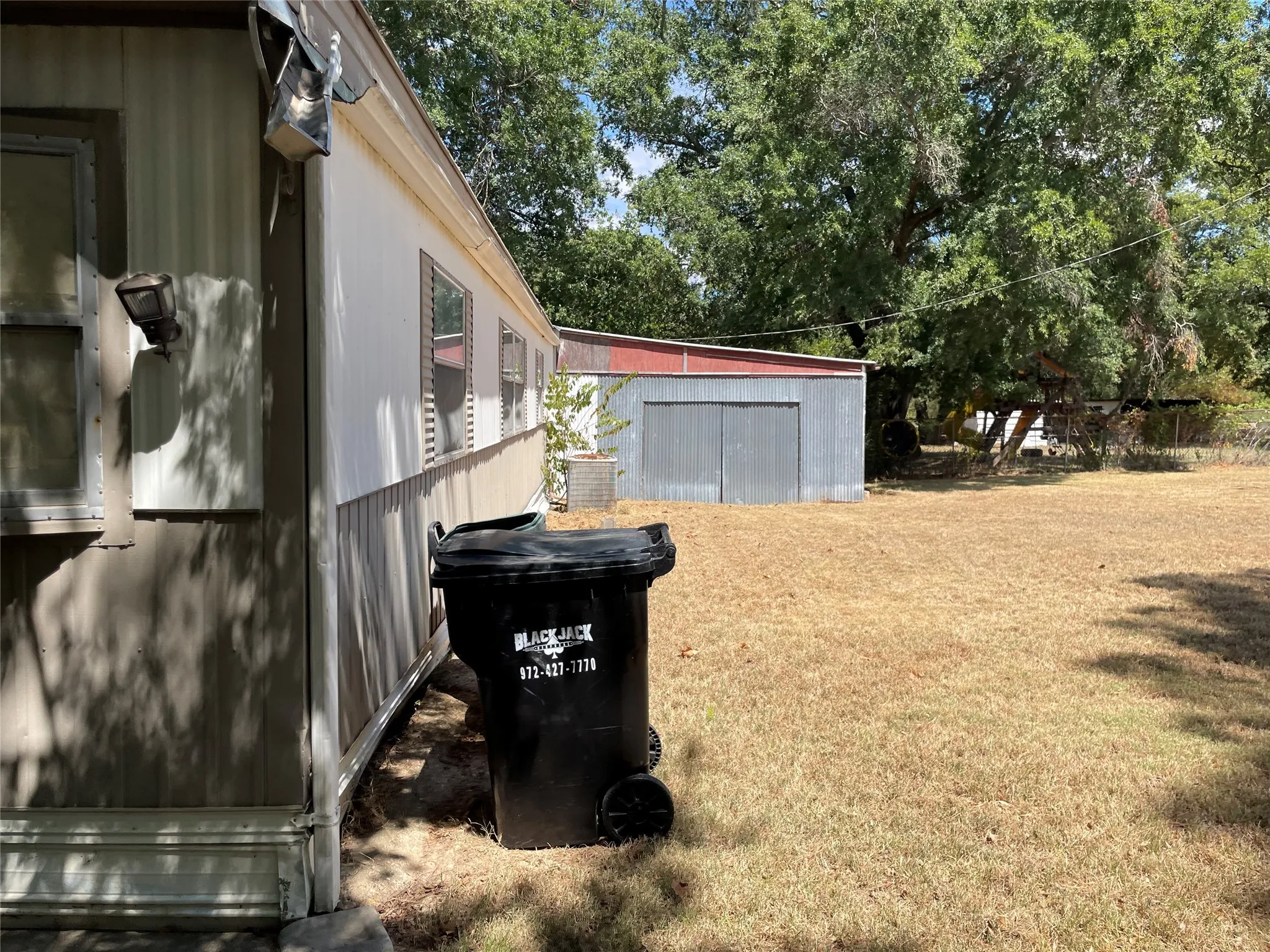 Mobile Home For Sale in Van Zandt County , 104 Humphries Street, Edgewood, Texas 75117, 3 Bedroom, 2 Bathroom, Garage spaces, 1,336 Sqft, built in 1976, mls#21385579, Real Estate Agent in Edgewood, Homes For Sale in Van Zandt county, Homes For Sale in Edgewood, Realtor in Edgewood Texas, Real Estate Brokerage Independent Realty Texas, Luminita Cordes Realtor