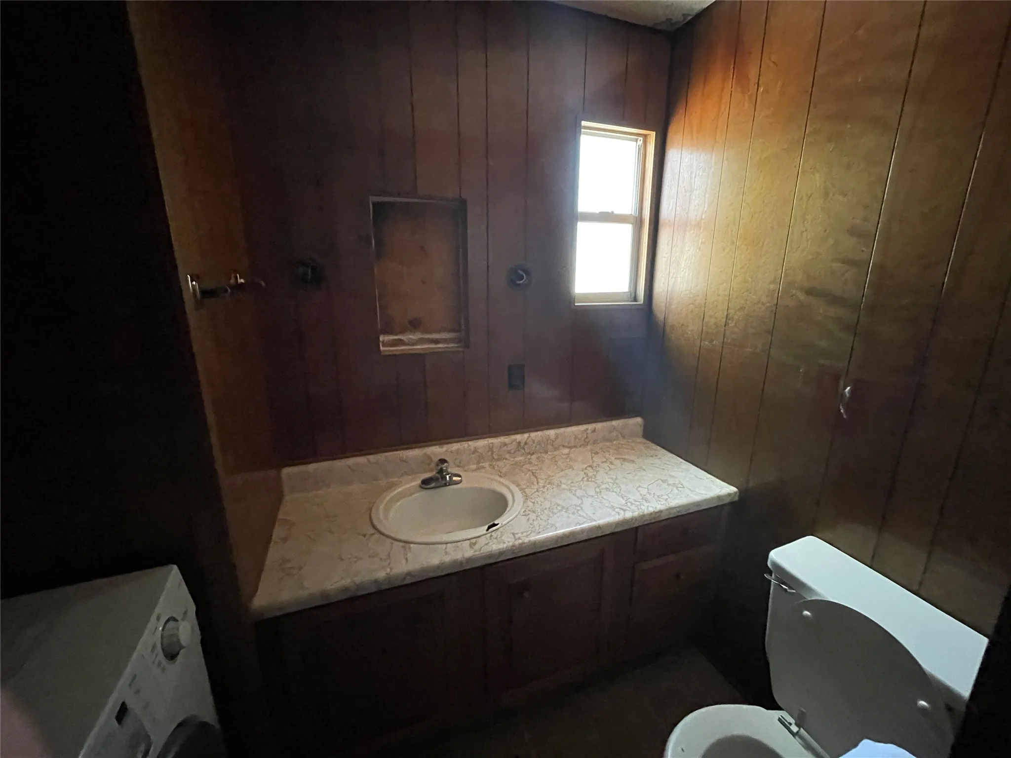 Mobile Home For Sale in Van Zandt County , 104 Humphries Street, Edgewood, Texas 75117, 3 Bedroom, 2 Bathroom, Garage spaces, 1,336 Sqft, built in 1976, mls#21385579, Real Estate Agent in Edgewood, Homes For Sale in Van Zandt county, Homes For Sale in Edgewood, Realtor in Edgewood Texas, Real Estate Brokerage Independent Realty Texas, Luminita Cordes Realtor