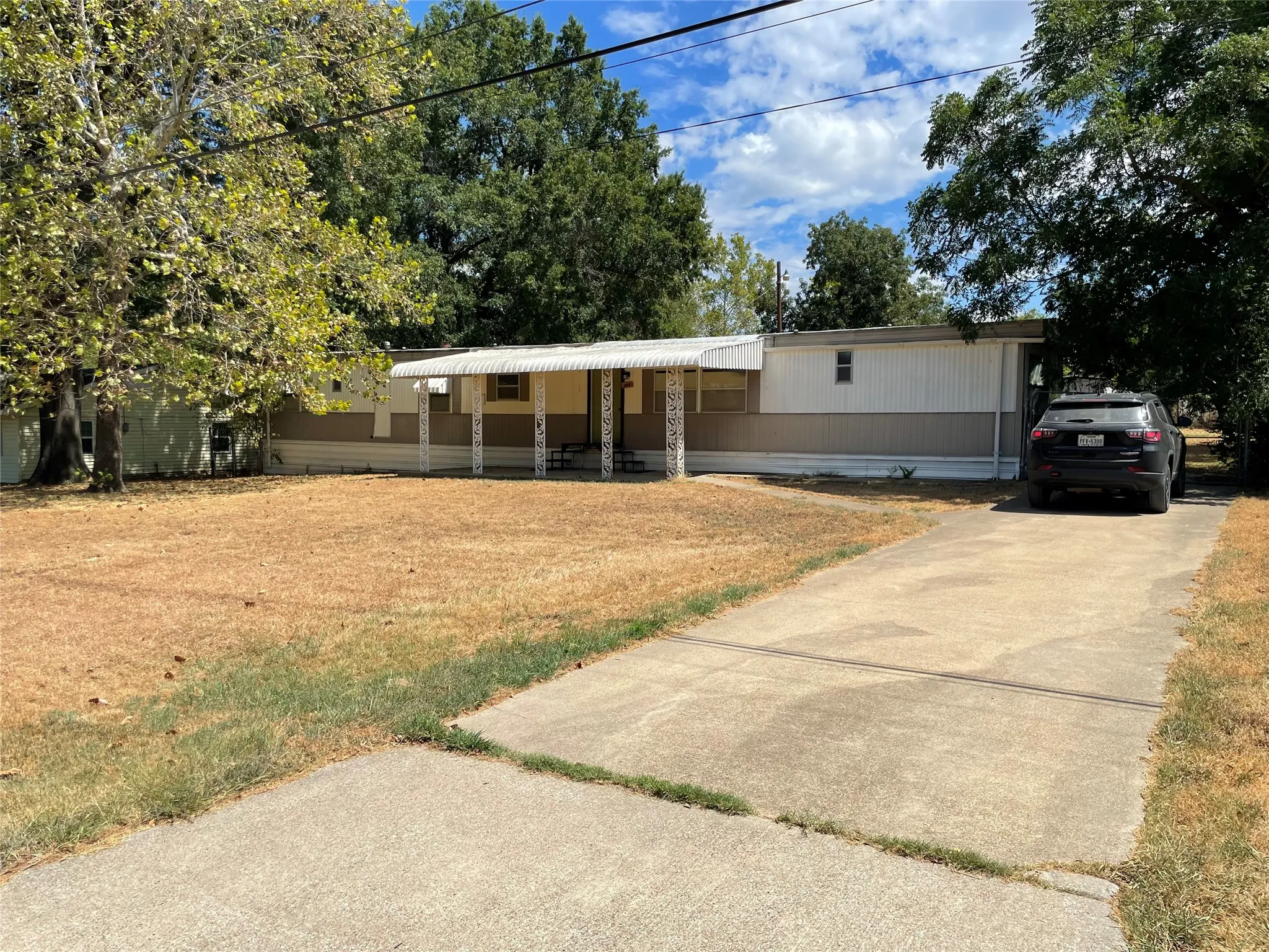 Mobile Home For Sale in Van Zandt County , 104 Humphries Street, Edgewood, Texas 75117, 3 Bedroom, 2 Bathroom, Garage spaces, 1,336 Sqft, built in 1976, mls#21385579, Real Estate Agent in Edgewood, Homes For Sale in Van Zandt county, Homes For Sale in Edgewood, Realtor in Edgewood Texas, Real Estate Brokerage Independent Realty Texas, Luminita Cordes Realtor