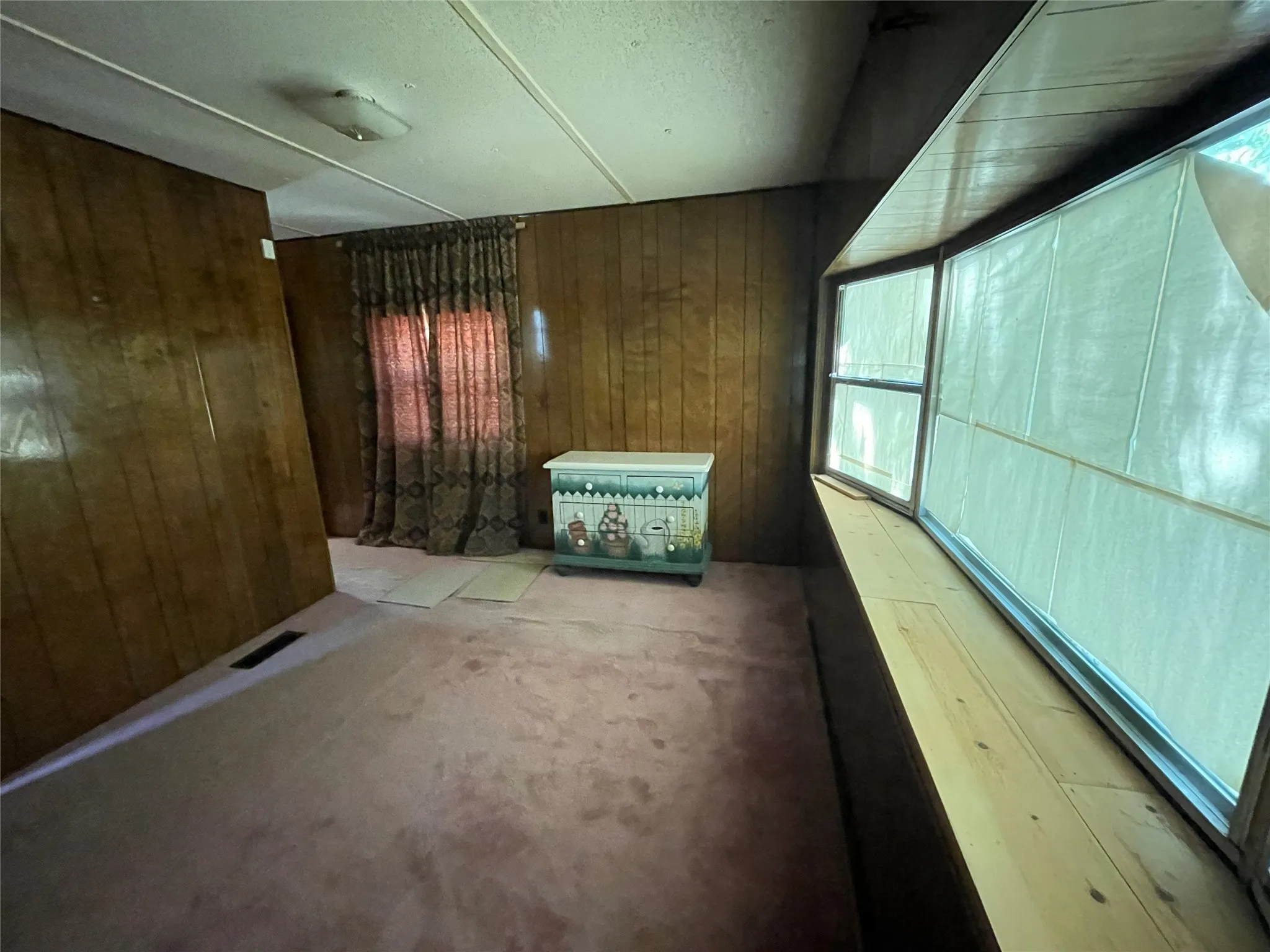 Mobile Home For Sale in Van Zandt County , 104 Humphries Street, Edgewood, Texas 75117, 3 Bedroom, 2 Bathroom, Garage spaces, 1,336 Sqft, built in 1976, mls#21385579, Real Estate Agent in Edgewood, Homes For Sale in Van Zandt county, Homes For Sale in Edgewood, Realtor in Edgewood Texas, Real Estate Brokerage Independent Realty Texas, Luminita Cordes Realtor