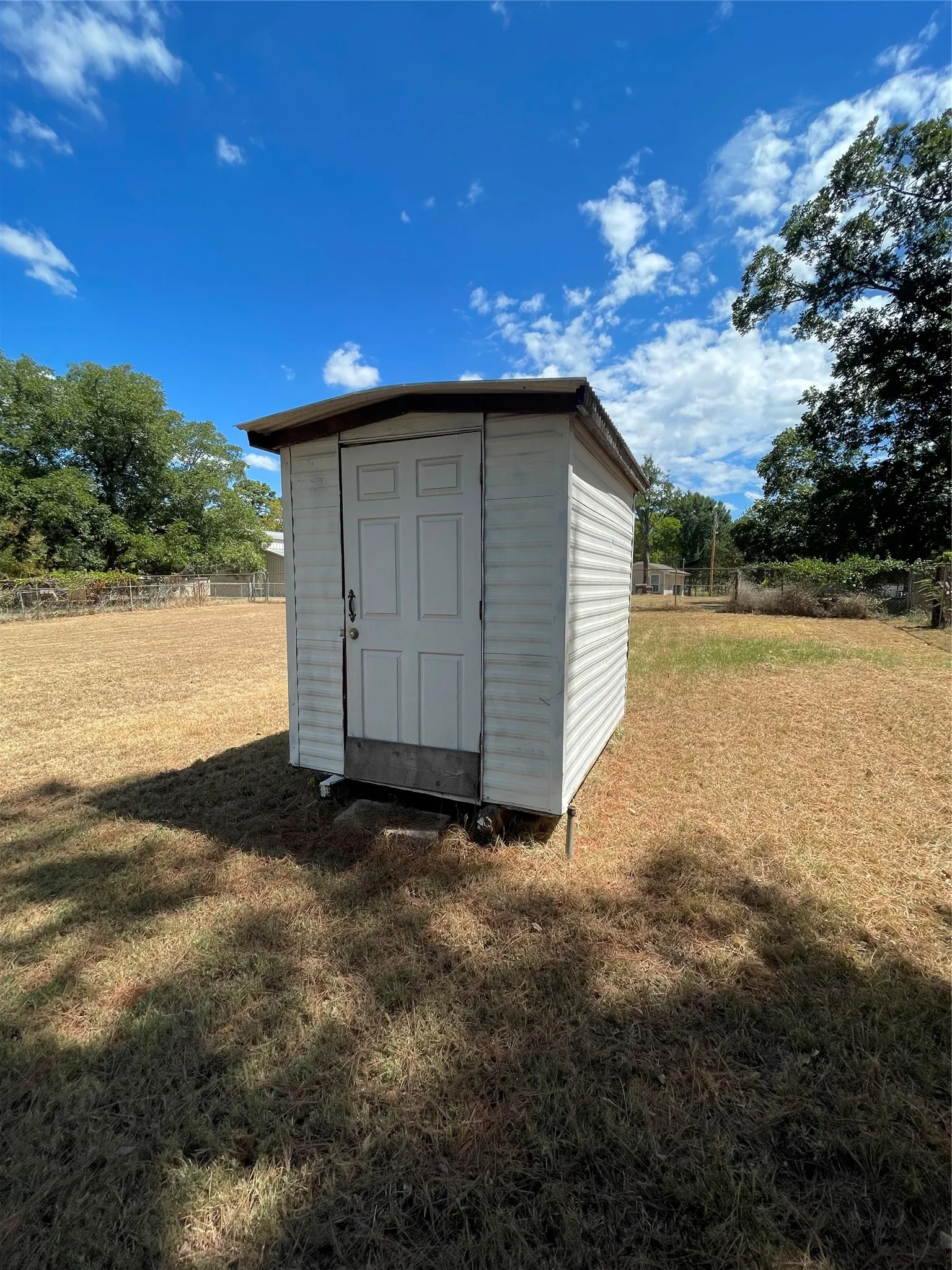 Mobile Home For Sale in Van Zandt County , 104 Humphries Street, Edgewood, Texas 75117, 3 Bedroom, 2 Bathroom, Garage spaces, 1,336 Sqft, built in 1976, mls#21385579, Real Estate Agent in Edgewood, Homes For Sale in Van Zandt county, Homes For Sale in Edgewood, Realtor in Edgewood Texas, Real Estate Brokerage Independent Realty Texas, Luminita Cordes Realtor