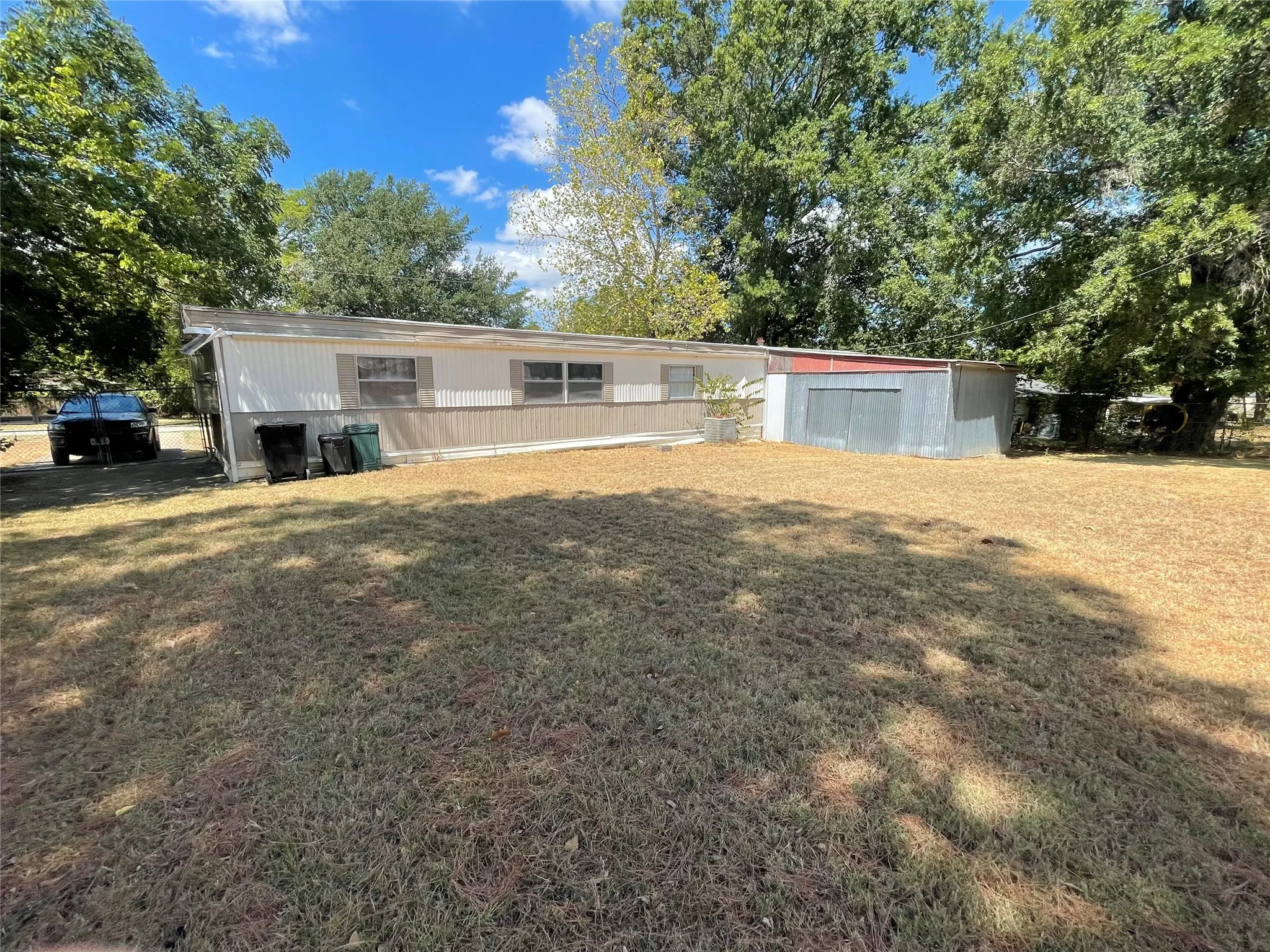 Mobile Home For Sale in Van Zandt County , 104 Humphries Street, Edgewood, Texas 75117, 3 Bedroom, 2 Bathroom, Garage spaces, 1,336 Sqft, built in 1976, mls#21385579, Real Estate Agent in Edgewood, Homes For Sale in Van Zandt county, Homes For Sale in Edgewood, Realtor in Edgewood Texas, Real Estate Brokerage Independent Realty Texas, Luminita Cordes Realtor