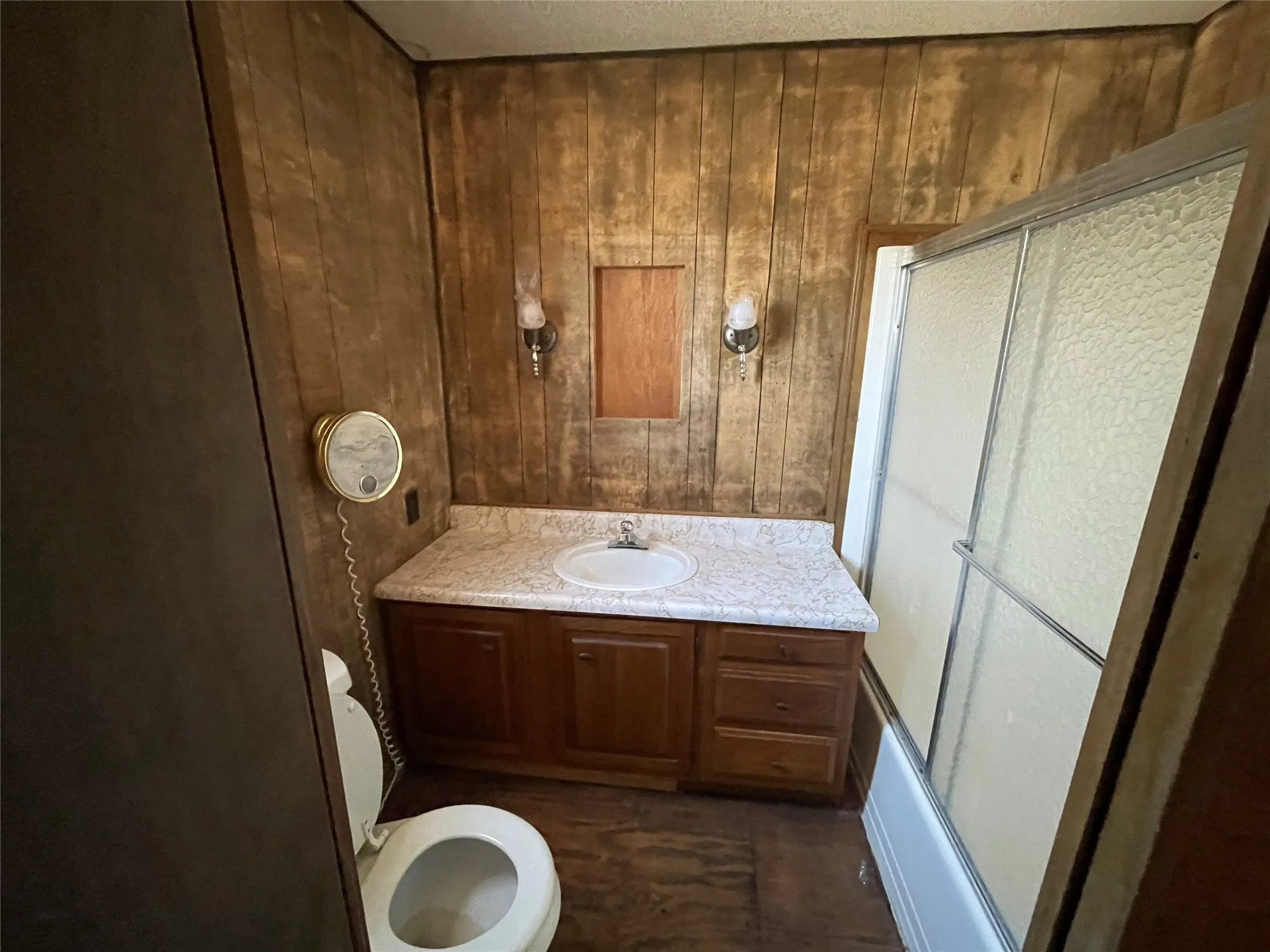 Mobile Home For Sale in Van Zandt County , 104 Humphries Street, Edgewood, Texas 75117, 3 Bedroom, 2 Bathroom, Garage spaces, 1,336 Sqft, built in 1976, mls#21385579, Real Estate Agent in Edgewood, Homes For Sale in Van Zandt county, Homes For Sale in Edgewood, Realtor in Edgewood Texas, Real Estate Brokerage Independent Realty Texas, Luminita Cordes Realtor