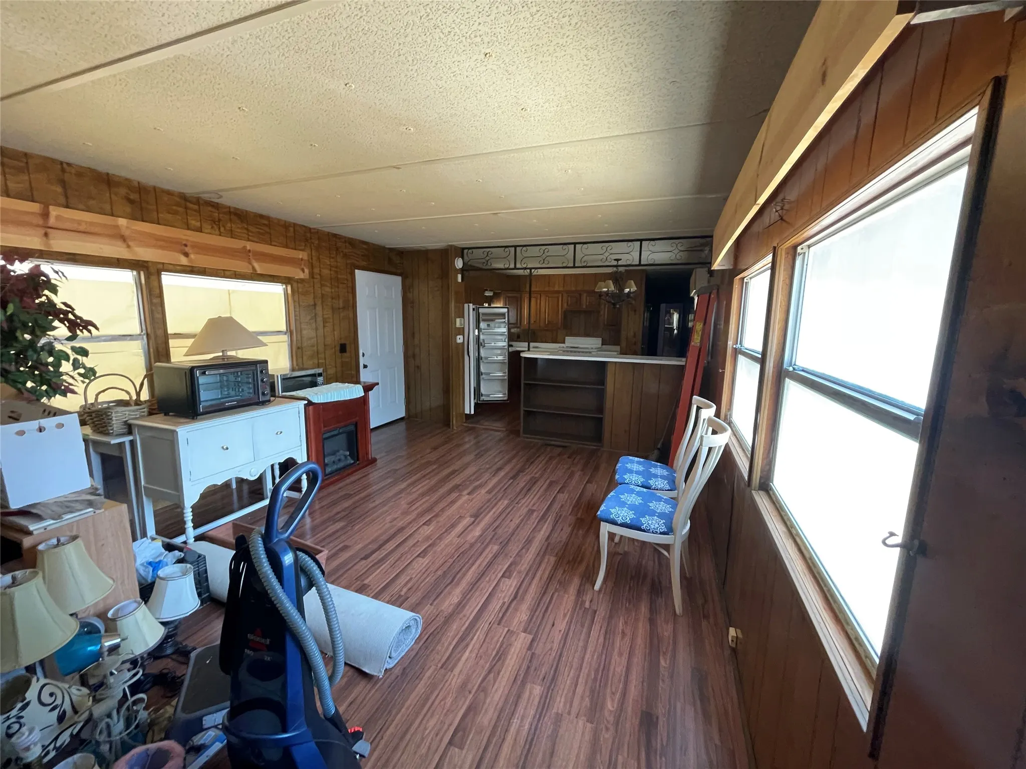 Mobile Home For Sale in Van Zandt County , 104 Humphries Street, Edgewood, Texas 75117, 3 Bedroom, 2 Bathroom, Garage spaces, 1,336 Sqft, built in 1976, mls#21385579, Real Estate Agent in Edgewood, Homes For Sale in Van Zandt county, Homes For Sale in Edgewood, Realtor in Edgewood Texas, Real Estate Brokerage Independent Realty Texas, Luminita Cordes Realtor