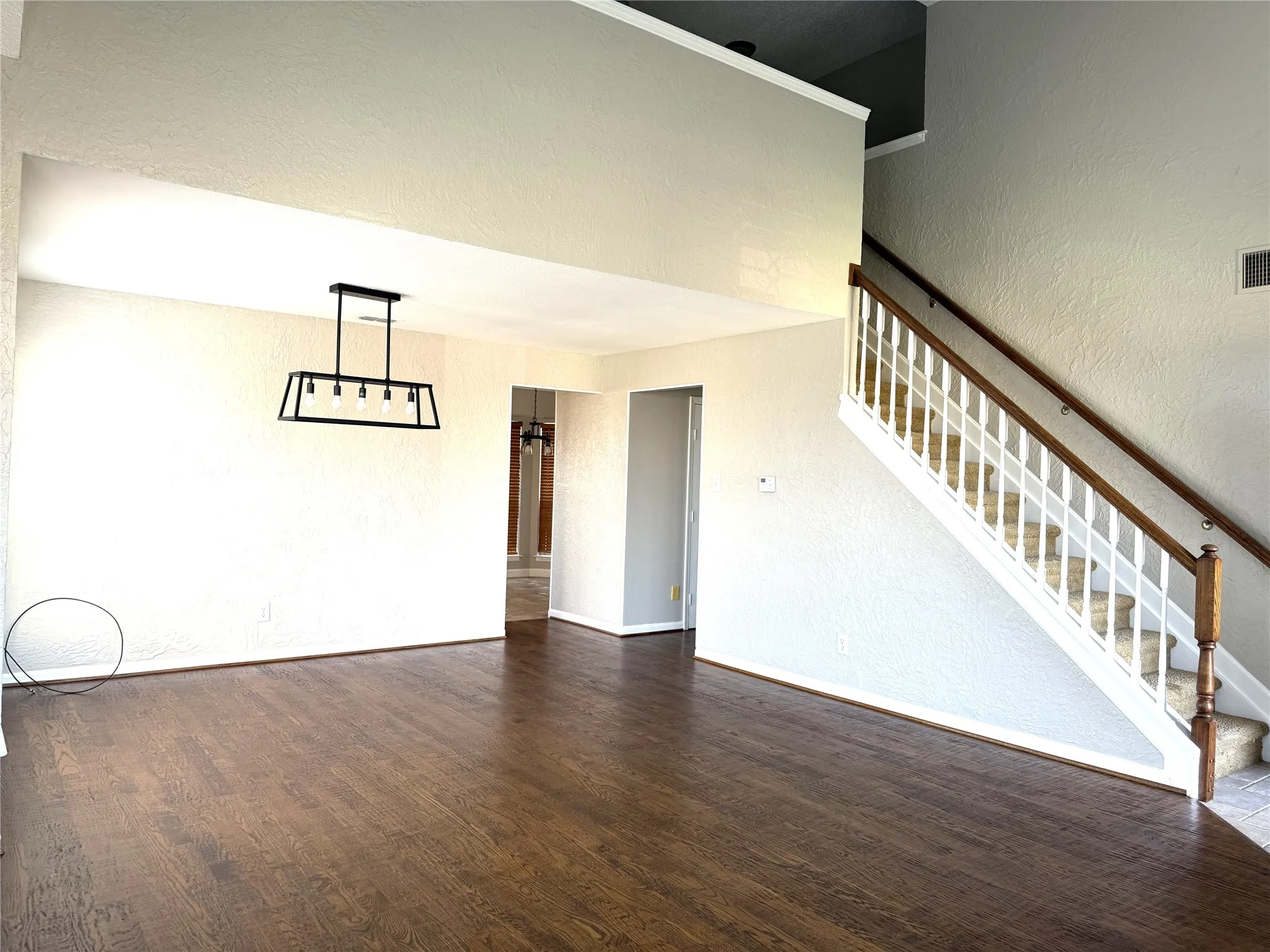 Single Family Residence For Rent in Collin County , 8212 Tavaros Drive, Plano, Texas 75024, 3 Bedroom, 3 Bathroom, 2 Garage spaces, 2,166 Sqft, built in 1993, mls#21385280, Real Estate Agent in Plano, Homes For Rent in Collin county, Homes For Rent in Plano, Realtor in Plano Texas, Real Estate Brokerage Independent Realty Texas, Luminita Cordes Realtor