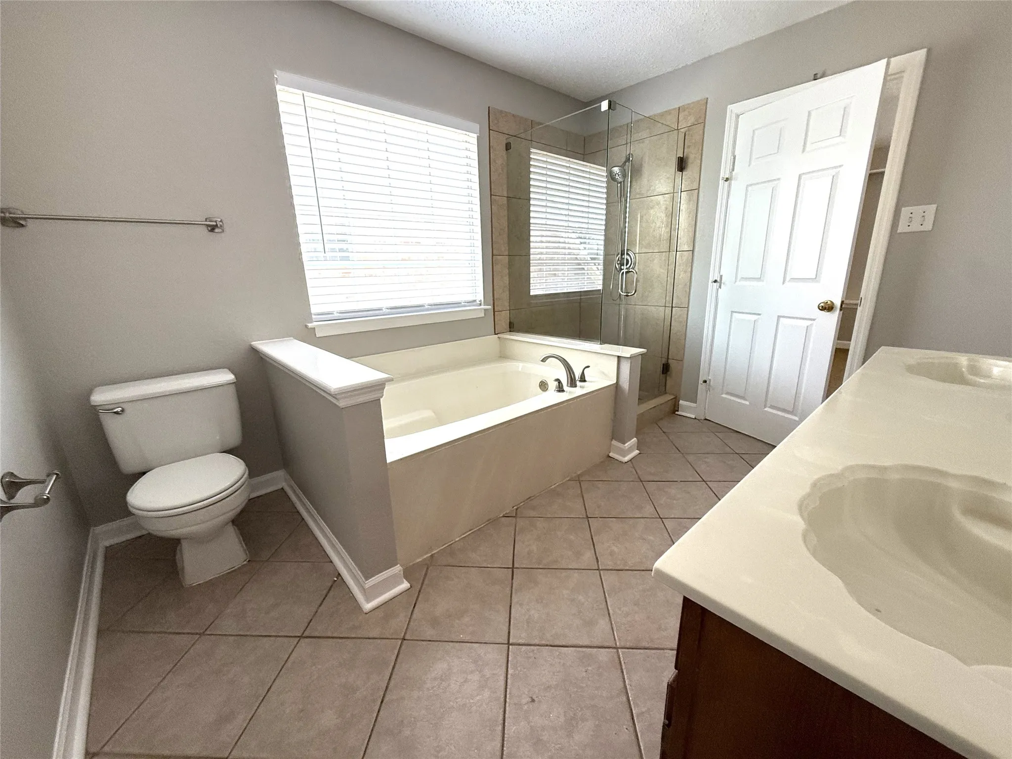 Single Family Residence For Rent in Collin County , 8212 Tavaros Drive, Plano, Texas 75024, 3 Bedroom, 3 Bathroom, 2 Garage spaces, 2,166 Sqft, built in 1993, mls#21385280, Real Estate Agent in Plano, Homes For Rent in Collin county, Homes For Rent in Plano, Realtor in Plano Texas, Real Estate Brokerage Independent Realty Texas, Luminita Cordes Realtor