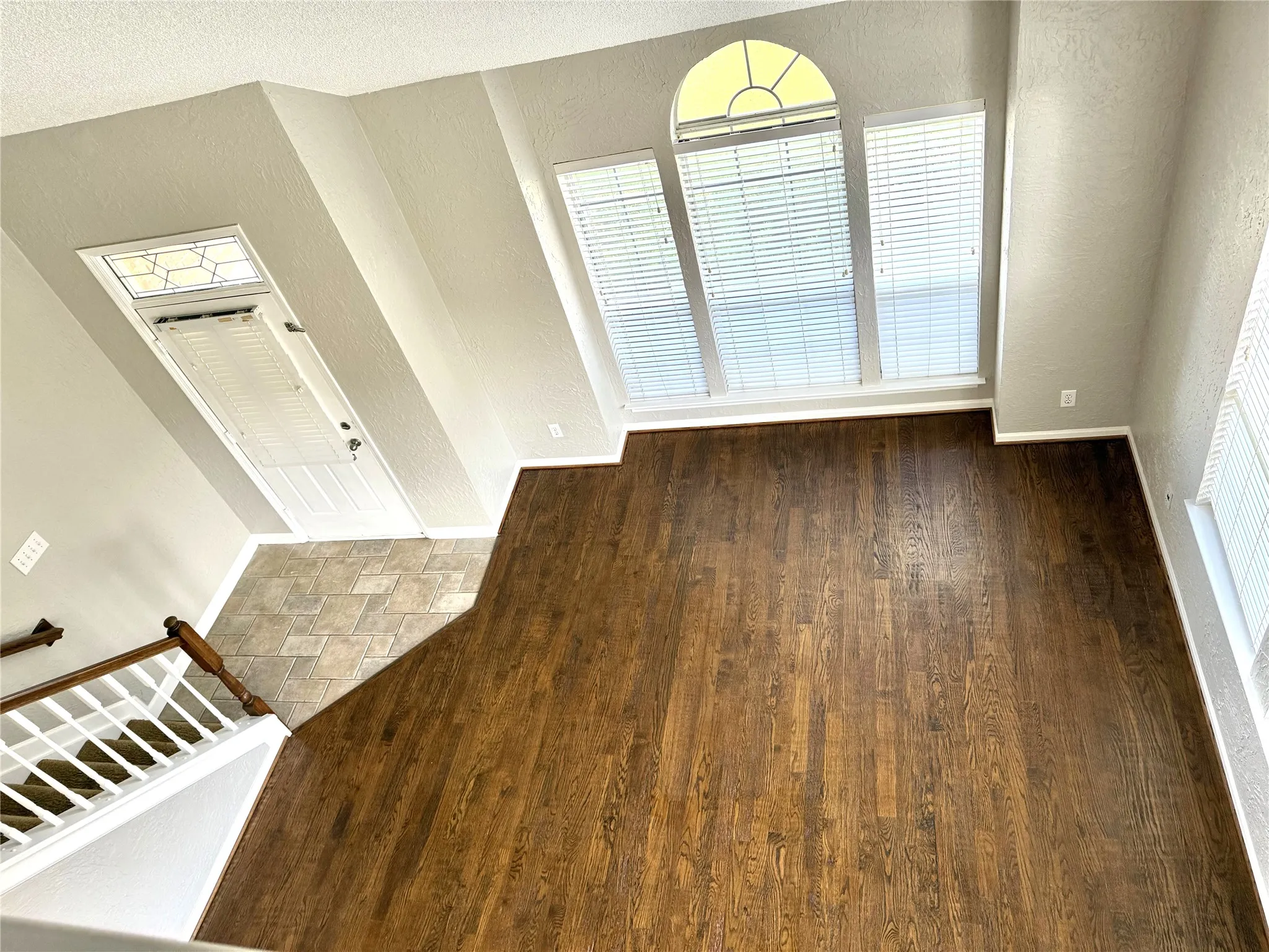 Single Family Residence For Rent in Collin County , 8212 Tavaros Drive, Plano, Texas 75024, 3 Bedroom, 3 Bathroom, 2 Garage spaces, 2,166 Sqft, built in 1993, mls#21385280, Real Estate Agent in Plano, Homes For Rent in Collin county, Homes For Rent in Plano, Realtor in Plano Texas, Real Estate Brokerage Independent Realty Texas, Luminita Cordes Realtor