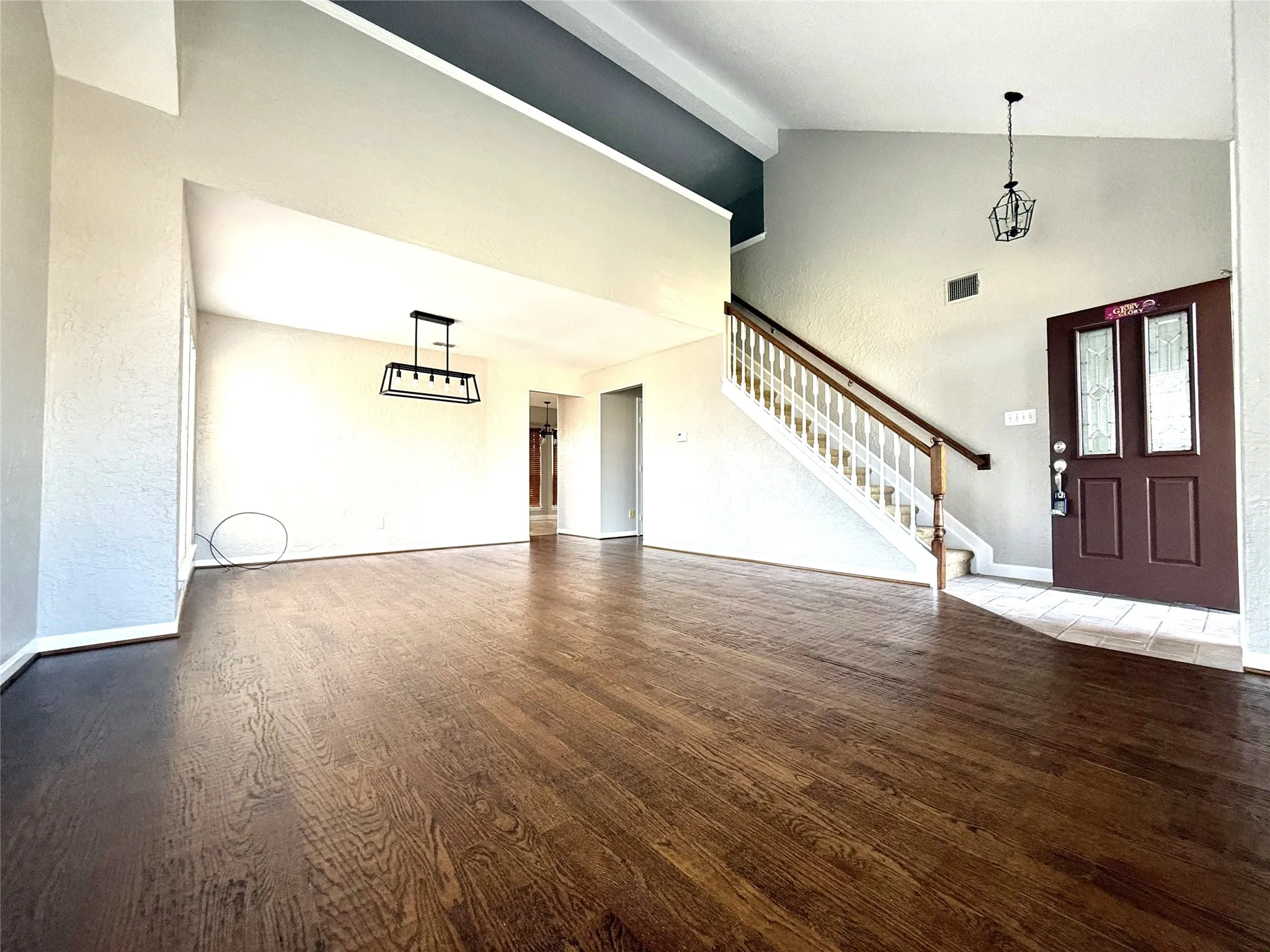 Single Family Residence For Rent in Collin County , 8212 Tavaros Drive, Plano, Texas 75024, 3 Bedroom, 3 Bathroom, 2 Garage spaces, 2,166 Sqft, built in 1993, mls#21385280, Real Estate Agent in Plano, Homes For Rent in Collin county, Homes For Rent in Plano, Realtor in Plano Texas, Real Estate Brokerage Independent Realty Texas, Luminita Cordes Realtor