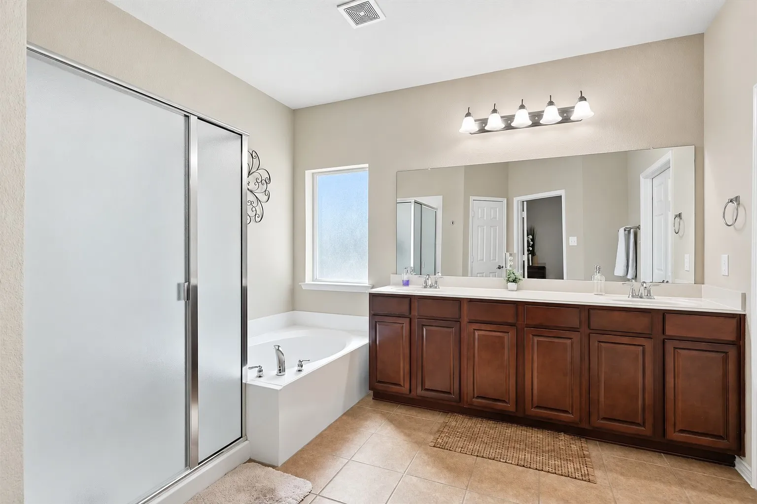 Single Family Residence For Sale in Denton County , 1624 Sea Pines Drive, Savannah, Texas 76227, 3 Bedroom, 3 Bathroom, 2 Garage spaces, 2,141 Sqft, built in 2009, mls#21384544, Real Estate Agent in Savannah, Homes For Sale in Denton county, Homes For Sale in Savannah, Realtor in Savannah Texas, Real Estate Brokerage Independent Realty Texas, Luminita Cordes Realtor