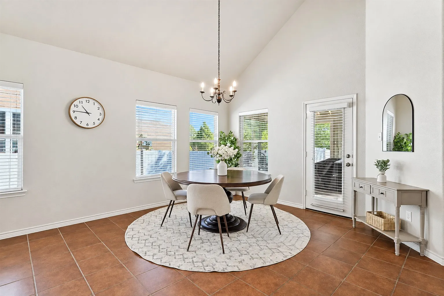 Single Family Residence For Sale in Denton County , 1624 Sea Pines Drive, Savannah, Texas 76227, 3 Bedroom, 3 Bathroom, 2 Garage spaces, 2,141 Sqft, built in 2009, mls#21384544, Real Estate Agent in Savannah, Homes For Sale in Denton county, Homes For Sale in Savannah, Realtor in Savannah Texas, Real Estate Brokerage Independent Realty Texas, Luminita Cordes Realtor