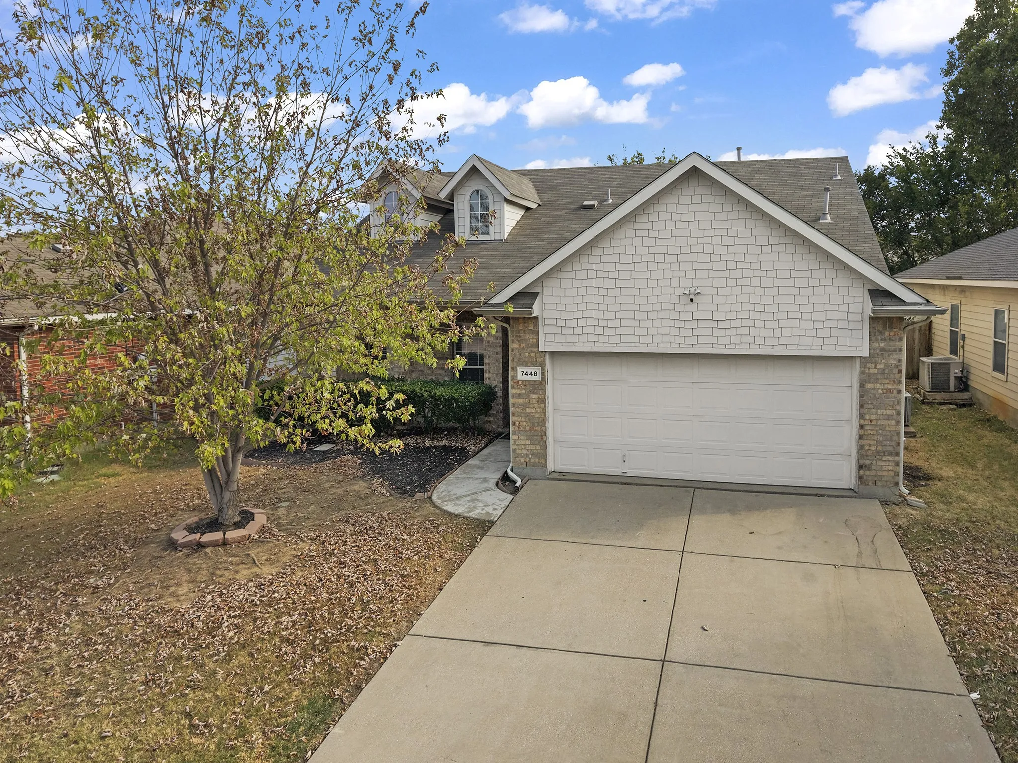 Single Family Residence For Sale in Tarrant County , 7448 Maroon Drive, Fort Worth, Texas 76120, 3 Bedroom, 2 Bathroom, 2 Garage spaces, 1,416 Sqft, built in 2006, mls#21385603, Real Estate Agent in Fort Worth, Homes For Sale in Tarrant county, Homes For Sale in Fort Worth, Realtor in Fort Worth Texas, Real Estate Brokerage Independent Realty Texas, Luminita Cordes Realtor