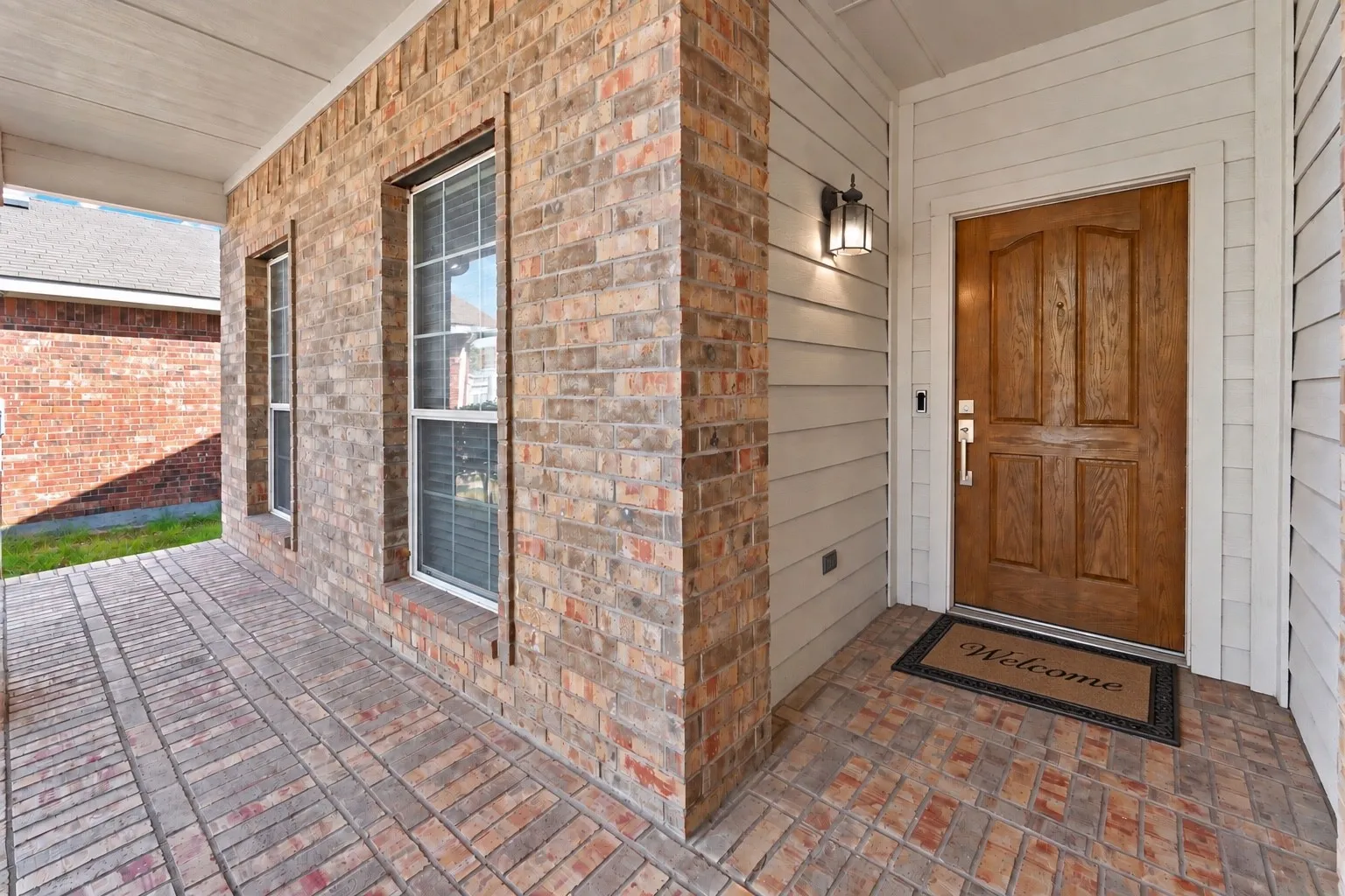 Single Family Residence For Sale in Tarrant County , 7448 Maroon Drive, Fort Worth, Texas 76120, 3 Bedroom, 2 Bathroom, 2 Garage spaces, 1,416 Sqft, built in 2006, mls#21385603, Real Estate Agent in Fort Worth, Homes For Sale in Tarrant county, Homes For Sale in Fort Worth, Realtor in Fort Worth Texas, Real Estate Brokerage Independent Realty Texas, Luminita Cordes Realtor