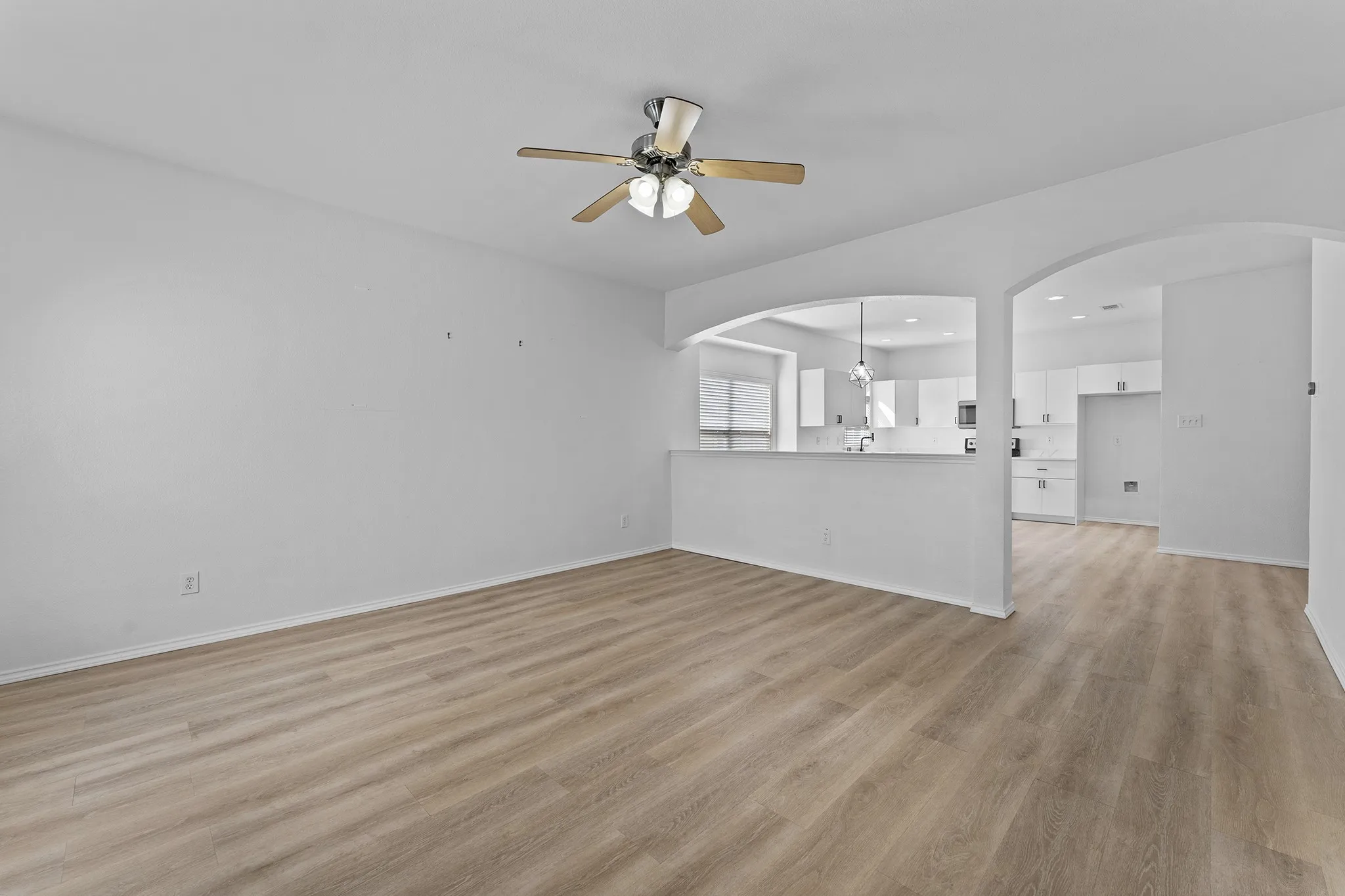 Single Family Residence For Sale in Tarrant County , 7448 Maroon Drive, Fort Worth, Texas 76120, 3 Bedroom, 2 Bathroom, 2 Garage spaces, 1,416 Sqft, built in 2006, mls#21385603, Real Estate Agent in Fort Worth, Homes For Sale in Tarrant county, Homes For Sale in Fort Worth, Realtor in Fort Worth Texas, Real Estate Brokerage Independent Realty Texas, Luminita Cordes Realtor