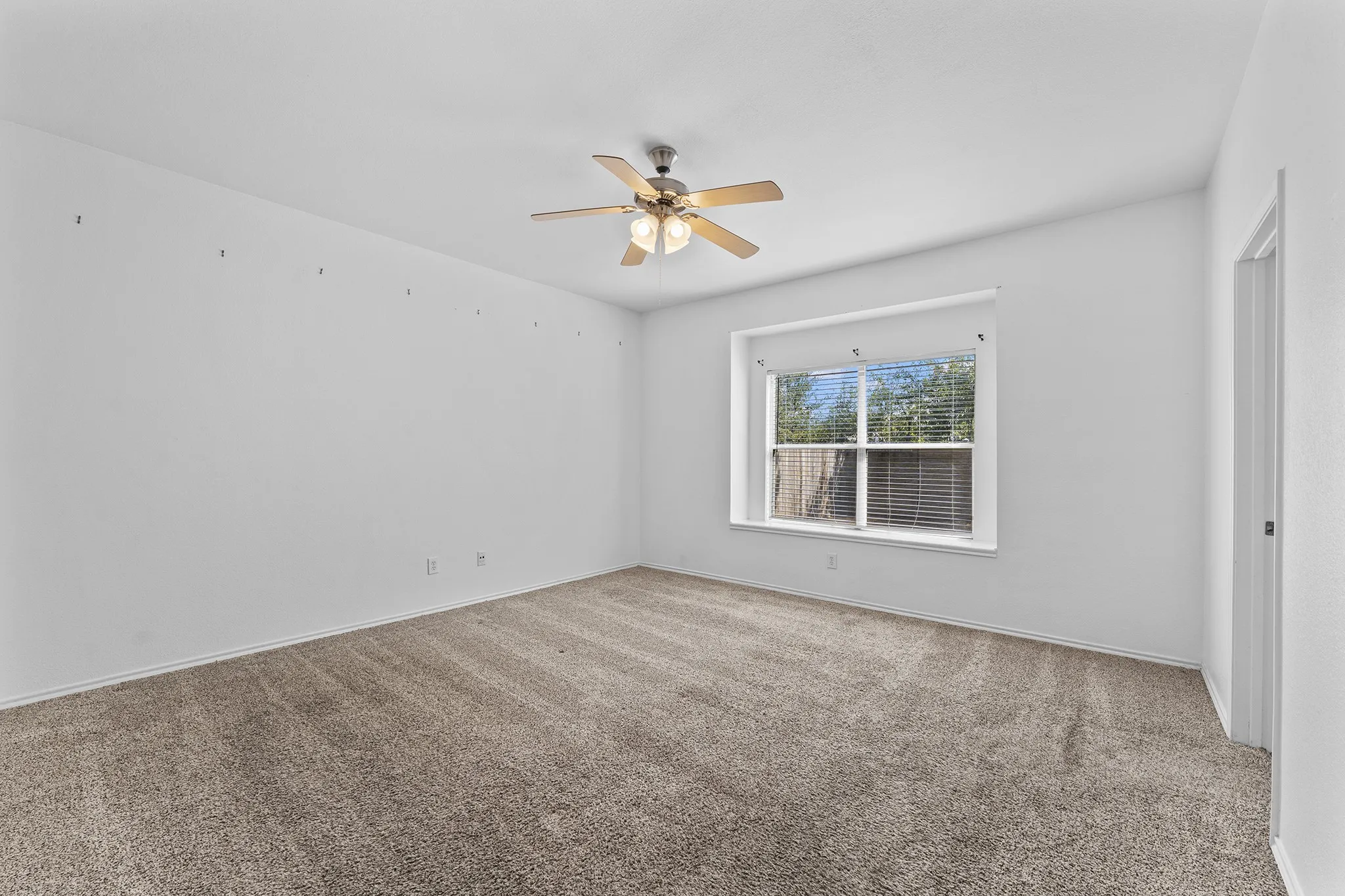 Single Family Residence For Sale in Tarrant County , 7448 Maroon Drive, Fort Worth, Texas 76120, 3 Bedroom, 2 Bathroom, 2 Garage spaces, 1,416 Sqft, built in 2006, mls#21385603, Real Estate Agent in Fort Worth, Homes For Sale in Tarrant county, Homes For Sale in Fort Worth, Realtor in Fort Worth Texas, Real Estate Brokerage Independent Realty Texas, Luminita Cordes Realtor