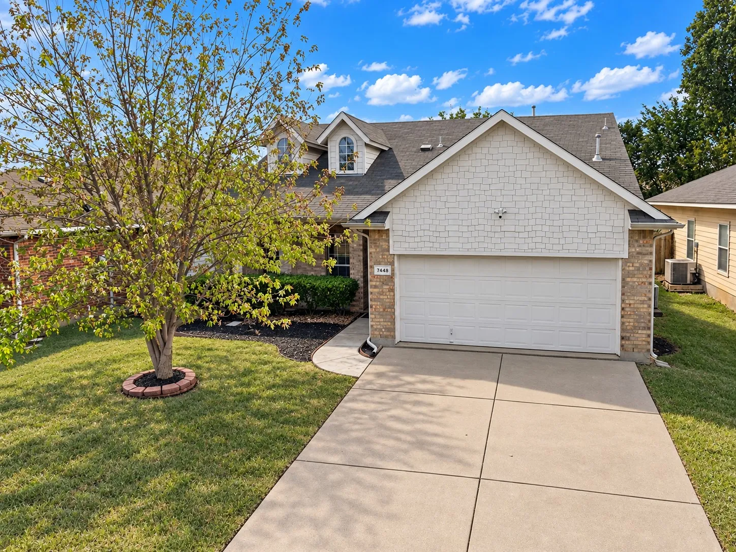 Single Family Residence For Sale in Tarrant County , 7448 Maroon Drive, Fort Worth, Texas 76120, 3 Bedroom, 2 Bathroom, 2 Garage spaces, 1,416 Sqft, built in 2006, mls#21385603, Real Estate Agent in Fort Worth, Homes For Sale in Tarrant county, Homes For Sale in Fort Worth, Realtor in Fort Worth Texas, Real Estate Brokerage Independent Realty Texas, Luminita Cordes Realtor
