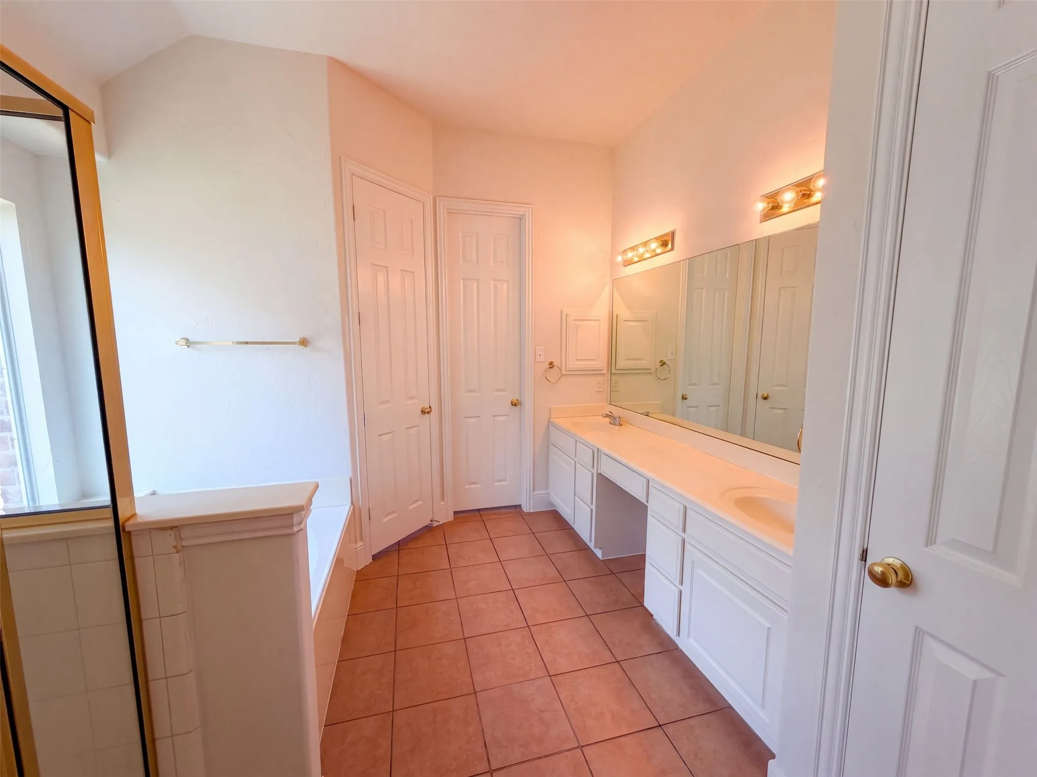 Single Family Residence For Sale in Collin County , 1724 Boxwood Lane, Wylie, Texas 75098, 3 Bedroom, 3 Bathroom, 3 Garage spaces, 2,668 Sqft, built in 2006, mls#21385610, Real Estate Agent in Wylie, Homes For Sale in Collin county, Homes For Sale in Wylie, Realtor in Wylie Texas, Real Estate Brokerage Independent Realty Texas, Luminita Cordes Realtor