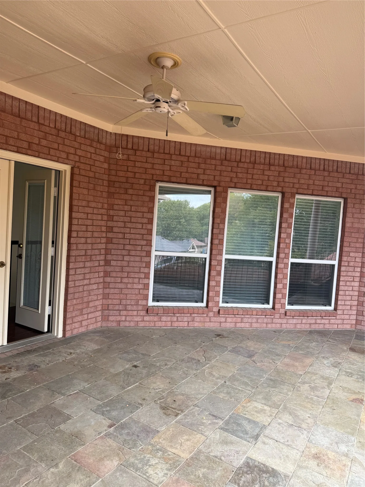 Single Family Residence For Sale in Tarrant County , 8925 Hunters Glen Trail, Fort Worth, Texas 76120, 5 Bedroom, 5 Bathroom, 3 Garage spaces, 4,257 Sqft, built in 2001, mls#21383628, Real Estate Agent in Fort Worth, Homes For Sale in Tarrant county, Homes For Sale in Fort Worth, Realtor in Fort Worth Texas, Real Estate Brokerage Independent Realty Texas, Luminita Cordes Realtor