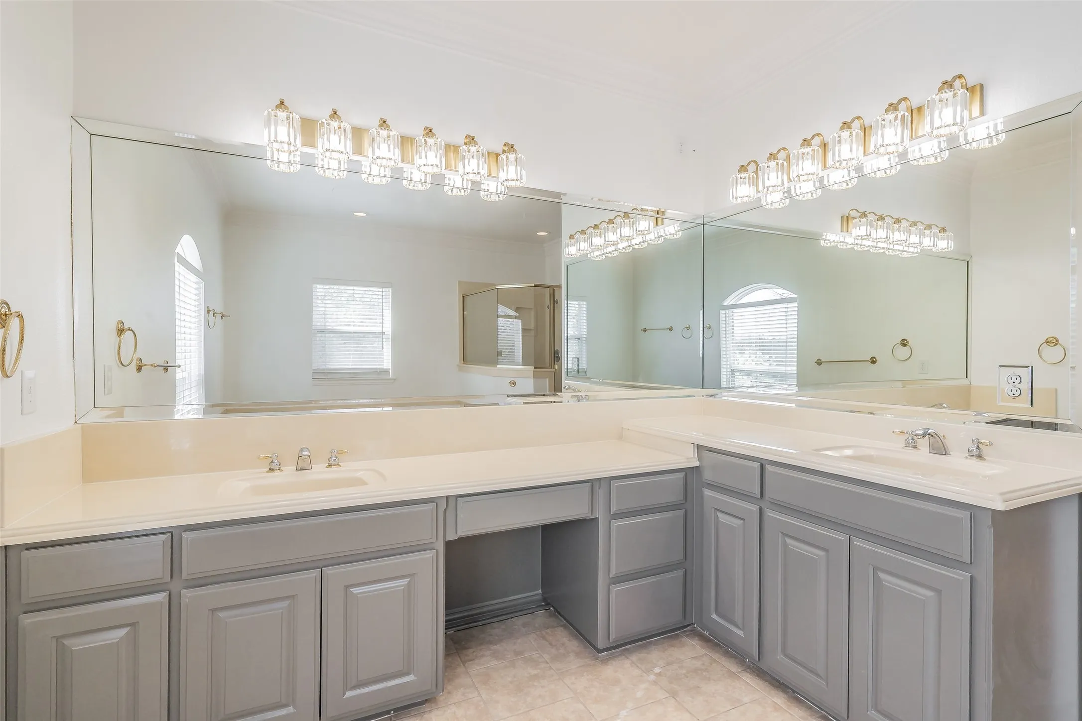 Single Family Residence For Sale in Tarrant County , 8925 Hunters Glen Trail, Fort Worth, Texas 76120, 5 Bedroom, 5 Bathroom, 3 Garage spaces, 4,257 Sqft, built in 2001, mls#21383628, Real Estate Agent in Fort Worth, Homes For Sale in Tarrant county, Homes For Sale in Fort Worth, Realtor in Fort Worth Texas, Real Estate Brokerage Independent Realty Texas, Luminita Cordes Realtor