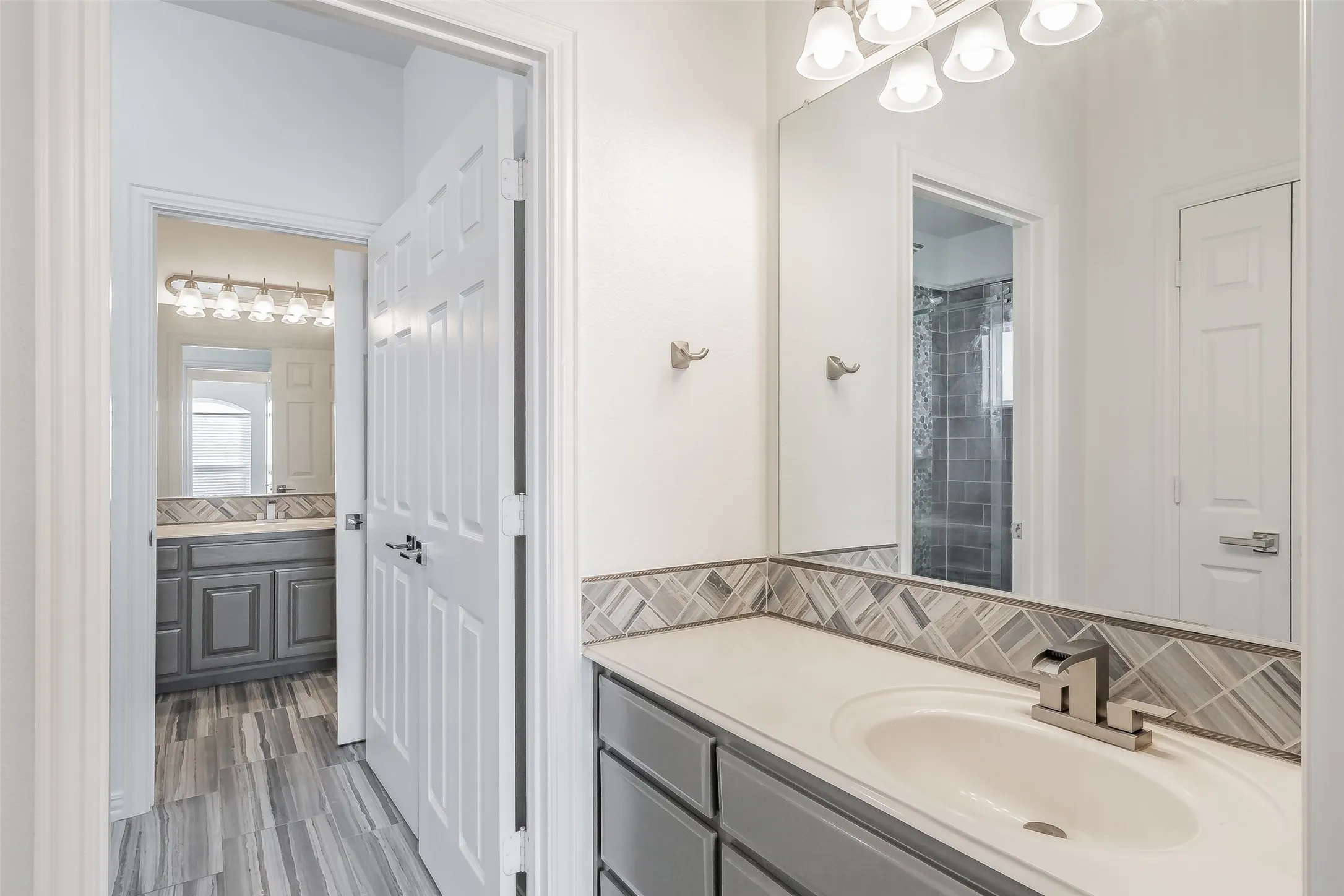 Single Family Residence For Sale in Tarrant County , 8925 Hunters Glen Trail, Fort Worth, Texas 76120, 5 Bedroom, 5 Bathroom, 3 Garage spaces, 4,257 Sqft, built in 2001, mls#21383628, Real Estate Agent in Fort Worth, Homes For Sale in Tarrant county, Homes For Sale in Fort Worth, Realtor in Fort Worth Texas, Real Estate Brokerage Independent Realty Texas, Luminita Cordes Realtor