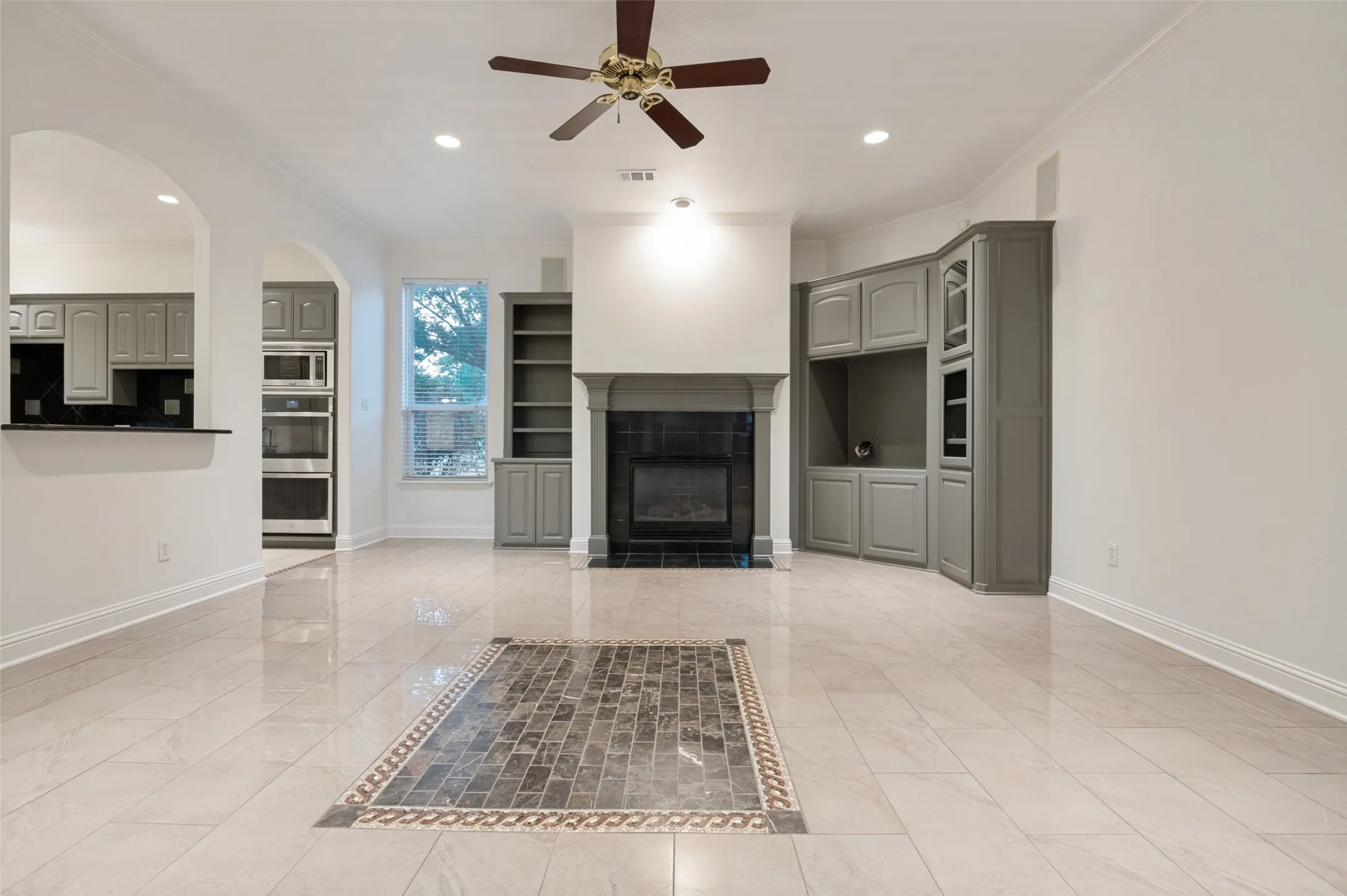 Single Family Residence For Sale in Tarrant County , 8925 Hunters Glen Trail, Fort Worth, Texas 76120, 5 Bedroom, 5 Bathroom, 3 Garage spaces, 4,257 Sqft, built in 2001, mls#21383628, Real Estate Agent in Fort Worth, Homes For Sale in Tarrant county, Homes For Sale in Fort Worth, Realtor in Fort Worth Texas, Real Estate Brokerage Independent Realty Texas, Luminita Cordes Realtor
