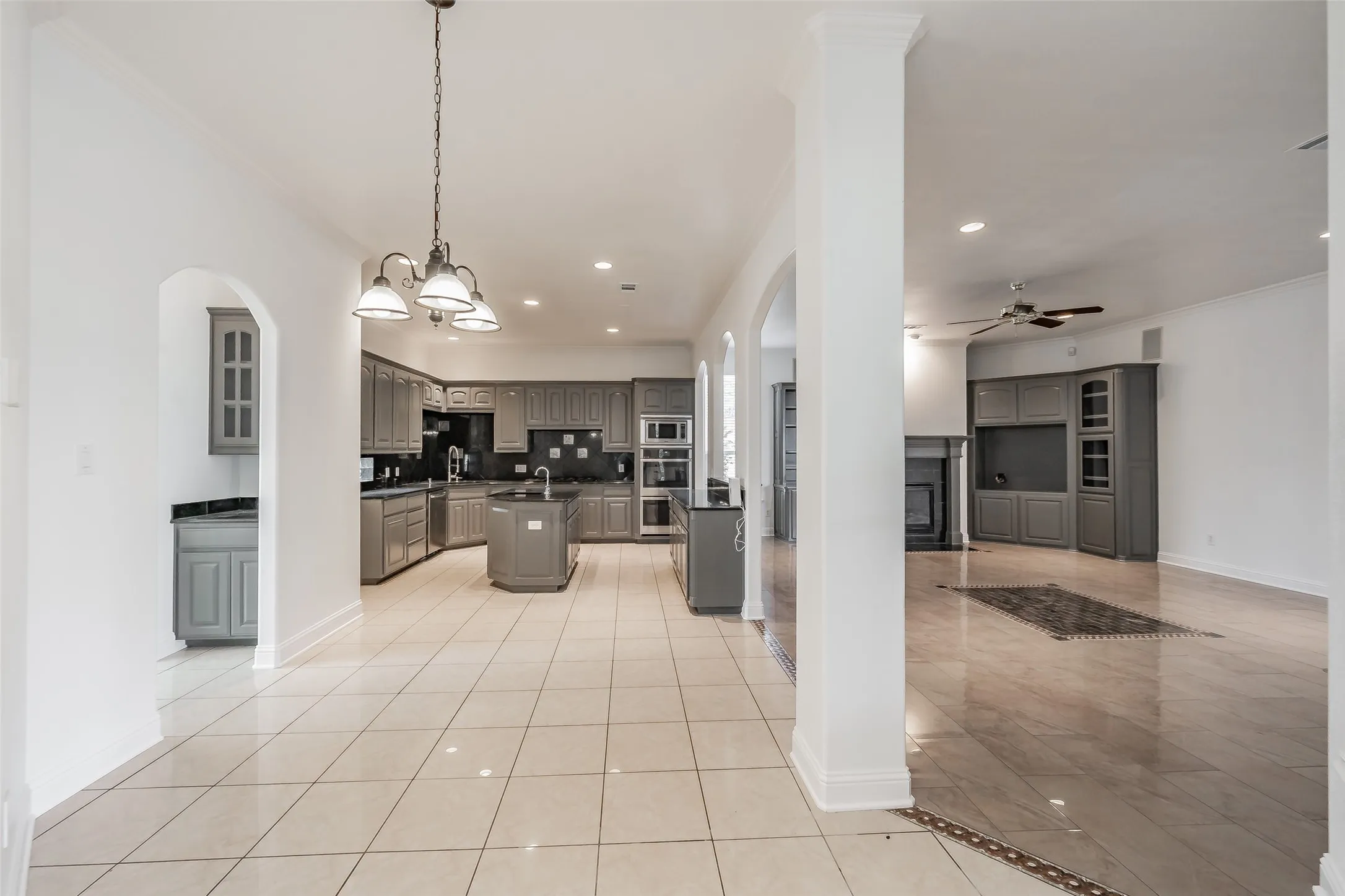 Single Family Residence For Sale in Tarrant County , 8925 Hunters Glen Trail, Fort Worth, Texas 76120, 5 Bedroom, 5 Bathroom, 3 Garage spaces, 4,257 Sqft, built in 2001, mls#21383628, Real Estate Agent in Fort Worth, Homes For Sale in Tarrant county, Homes For Sale in Fort Worth, Realtor in Fort Worth Texas, Real Estate Brokerage Independent Realty Texas, Luminita Cordes Realtor