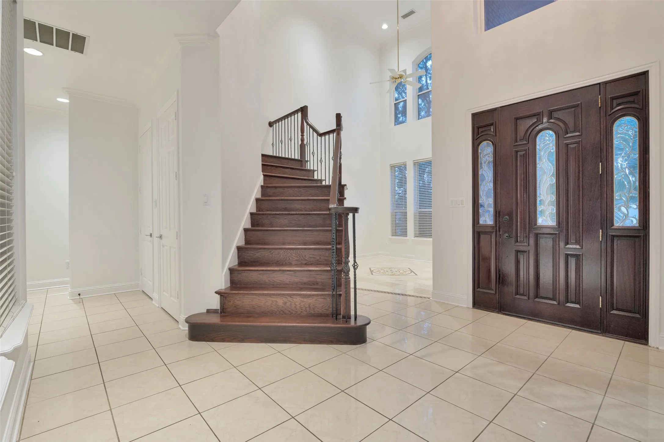 Single Family Residence For Sale in Tarrant County , 8925 Hunters Glen Trail, Fort Worth, Texas 76120, 5 Bedroom, 5 Bathroom, 3 Garage spaces, 4,257 Sqft, built in 2001, mls#21383628, Real Estate Agent in Fort Worth, Homes For Sale in Tarrant county, Homes For Sale in Fort Worth, Realtor in Fort Worth Texas, Real Estate Brokerage Independent Realty Texas, Luminita Cordes Realtor
