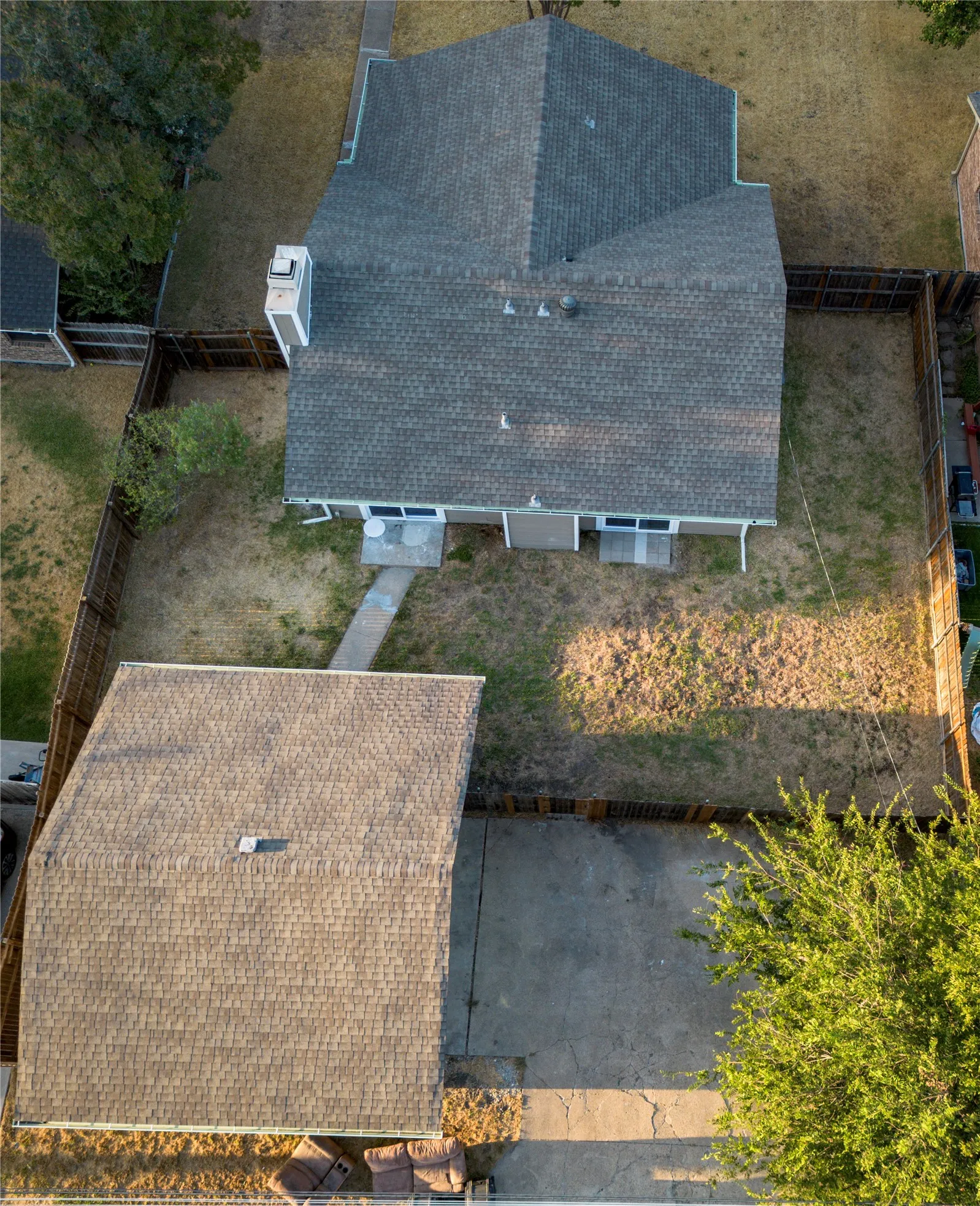 Single Family Residence For Sale in Dallas County , 1016 Barclay Drive, Mesquite, Texas 75149, 3 Bedroom, 2 Bathroom, 2 Garage spaces, 1,318 Sqft, built in 1983, mls#21385584, Real Estate Agent in Mesquite, Homes For Sale in Dallas county, Homes For Sale in Mesquite, Realtor in Mesquite Texas, Real Estate Brokerage Independent Realty Texas, Luminita Cordes Realtor