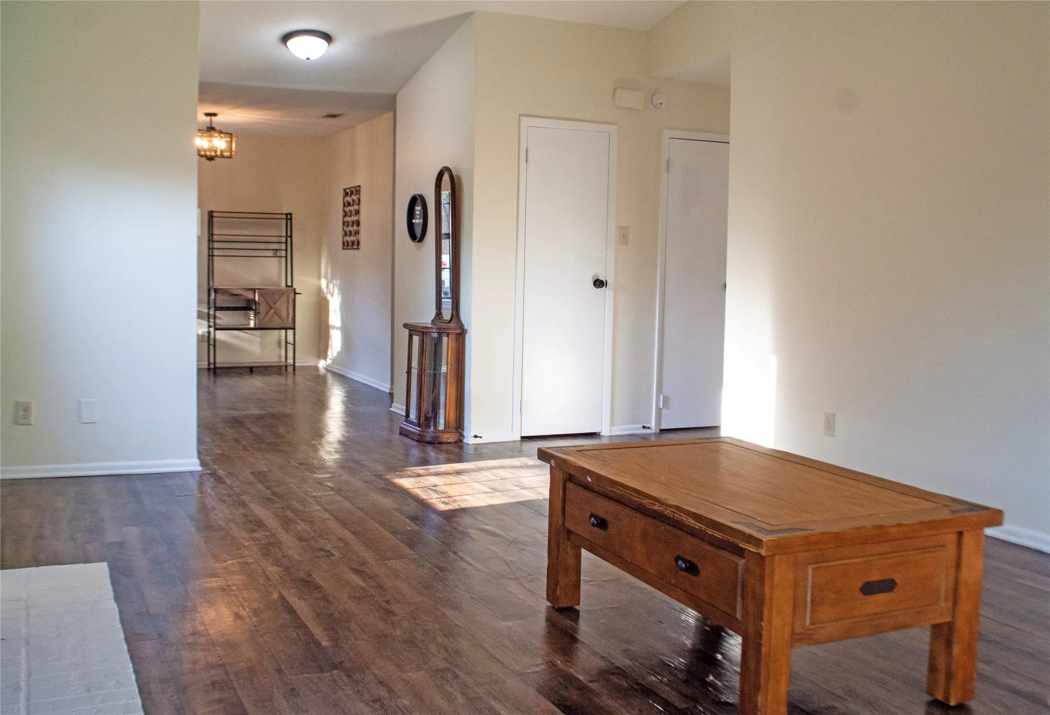 Single Family Residence For Sale in Dallas County , 1016 Barclay Drive, Mesquite, Texas 75149, 3 Bedroom, 2 Bathroom, 2 Garage spaces, 1,318 Sqft, built in 1983, mls#21385584, Real Estate Agent in Mesquite, Homes For Sale in Dallas county, Homes For Sale in Mesquite, Realtor in Mesquite Texas, Real Estate Brokerage Independent Realty Texas, Luminita Cordes Realtor