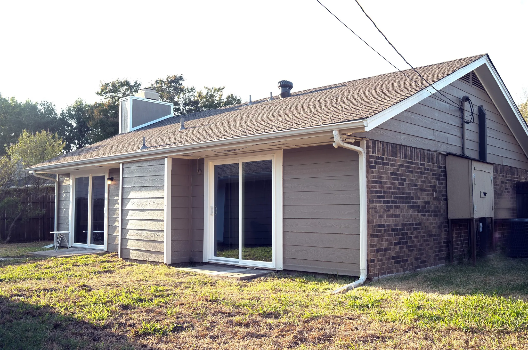 Single Family Residence For Sale in Dallas County , 1016 Barclay Drive, Mesquite, Texas 75149, 3 Bedroom, 2 Bathroom, 2 Garage spaces, 1,318 Sqft, built in 1983, mls#21385584, Real Estate Agent in Mesquite, Homes For Sale in Dallas county, Homes For Sale in Mesquite, Realtor in Mesquite Texas, Real Estate Brokerage Independent Realty Texas, Luminita Cordes Realtor