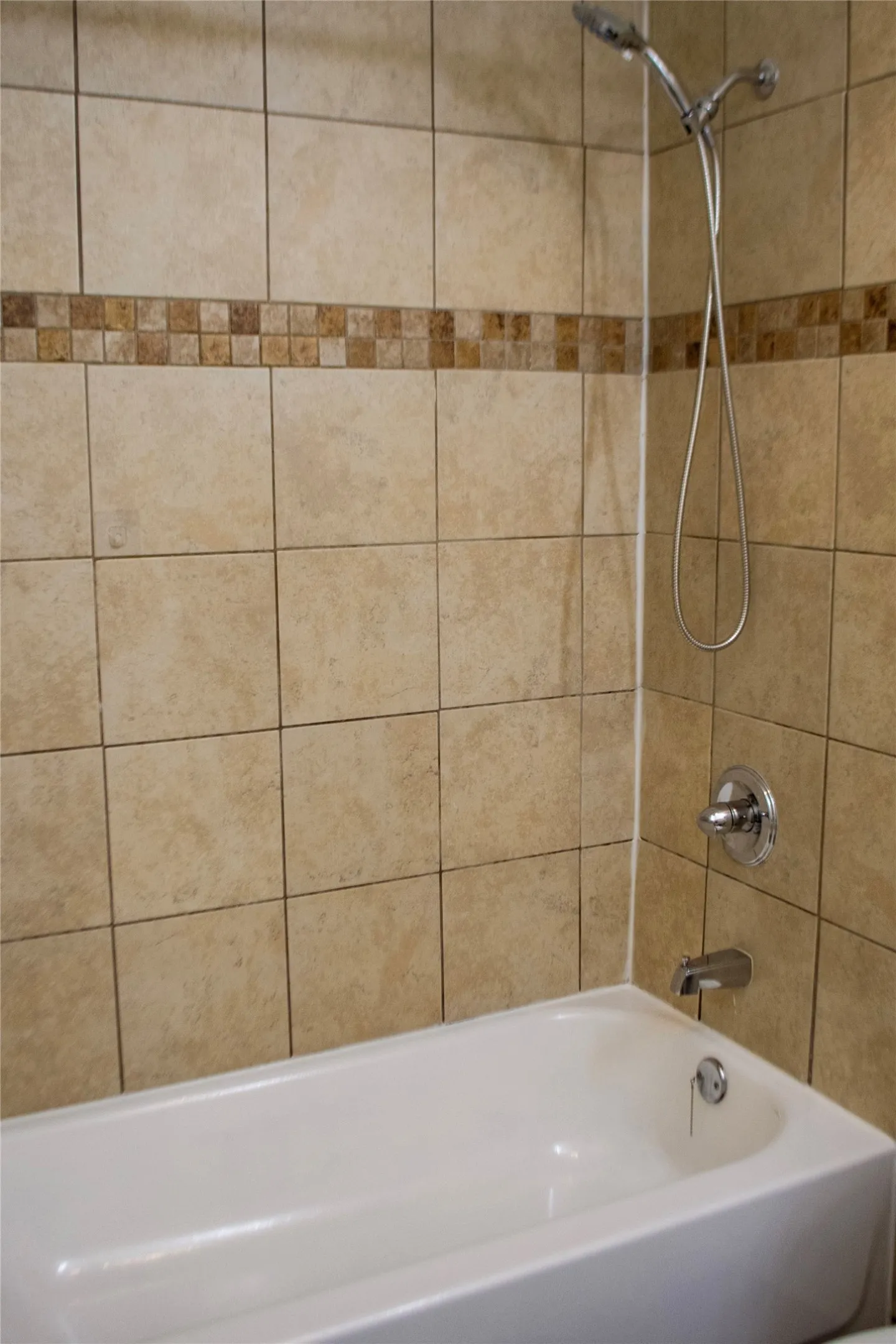 Single Family Residence For Sale in Dallas County , 1016 Barclay Drive, Mesquite, Texas 75149, 3 Bedroom, 2 Bathroom, 2 Garage spaces, 1,318 Sqft, built in 1983, mls#21385584, Real Estate Agent in Mesquite, Homes For Sale in Dallas county, Homes For Sale in Mesquite, Realtor in Mesquite Texas, Real Estate Brokerage Independent Realty Texas, Luminita Cordes Realtor