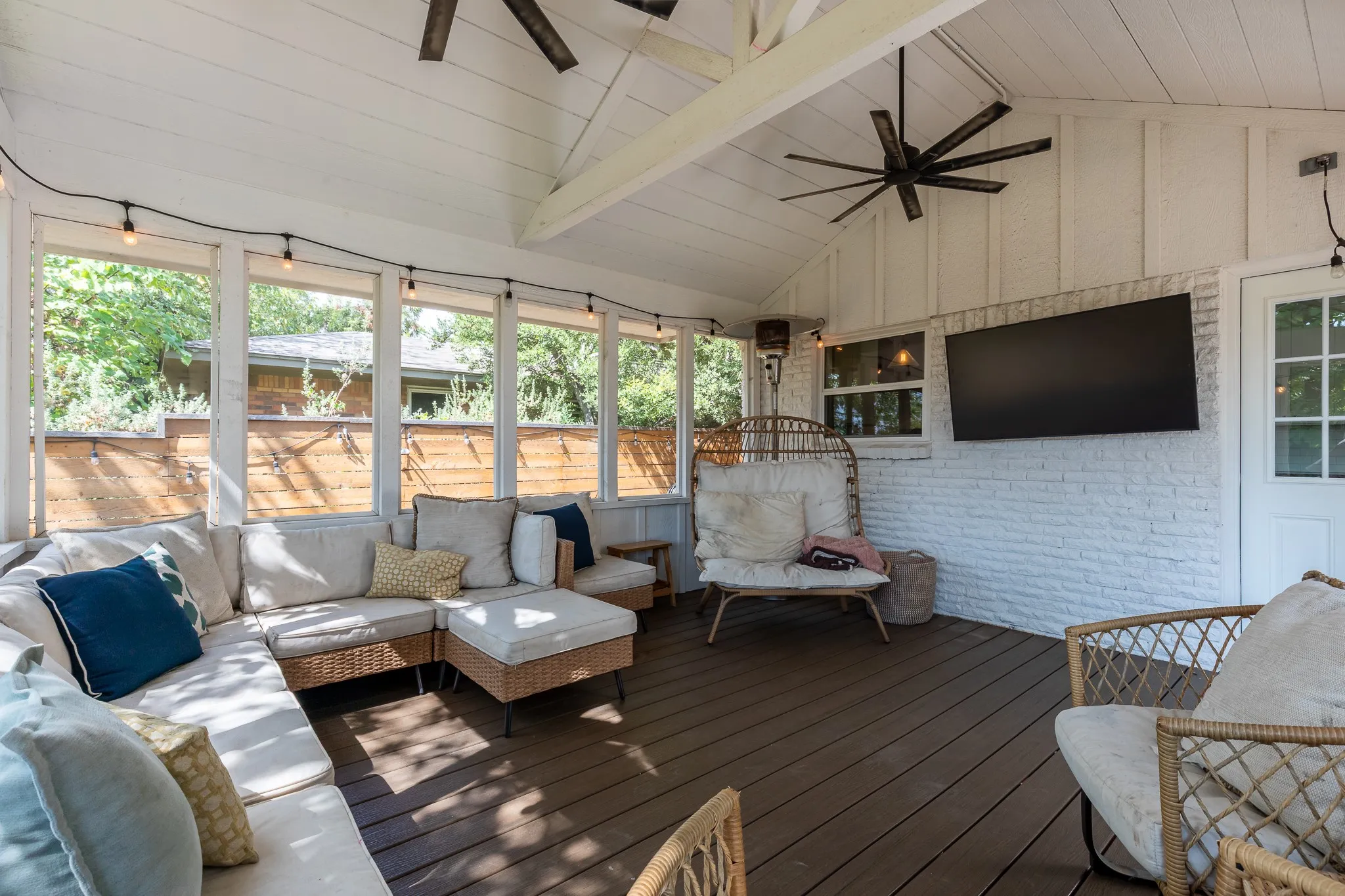 Single Family Residence For Sale in Dallas County , 1307 Magnolia Drive, Richardson, Texas 75080, 3 Bedroom, 2 Bathroom, 2 Garage spaces, 1,308 Sqft, built in 1959, mls#21384508, Real Estate Agent in Richardson, Homes For Sale in Dallas county, Homes For Sale in Richardson, Realtor in Richardson Texas, Real Estate Brokerage Independent Realty Texas, Luminita Cordes Realtor