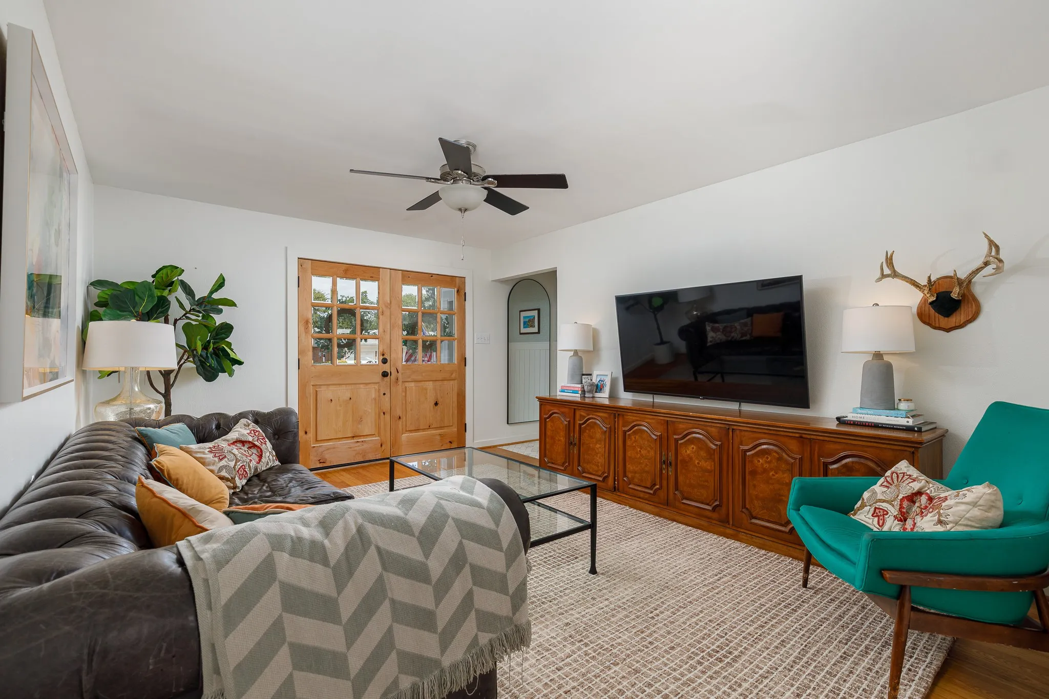 Single Family Residence For Sale in Dallas County , 1307 Magnolia Drive, Richardson, Texas 75080, 3 Bedroom, 2 Bathroom, 2 Garage spaces, 1,308 Sqft, built in 1959, mls#21384508, Real Estate Agent in Richardson, Homes For Sale in Dallas county, Homes For Sale in Richardson, Realtor in Richardson Texas, Real Estate Brokerage Independent Realty Texas, Luminita Cordes Realtor