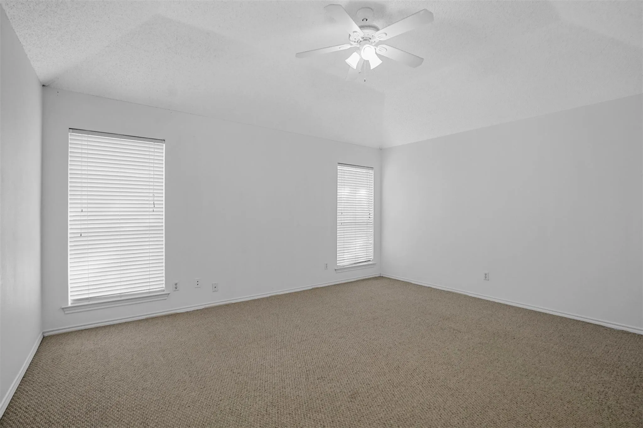 Single Family Residence For Rent in Tarrant County , 3040 Flamingo Circle, Southlake, Texas 76092, 3 Bedroom, 2 Bathroom, 2 Garage spaces, 1,816 Sqft, built in 1992, mls#21385619, Real Estate Agent in Southlake, Homes For Rent in Tarrant county, Homes For Rent in Southlake, Realtor in Southlake Texas, Real Estate Brokerage Independent Realty Texas, Luminita Cordes Realtor