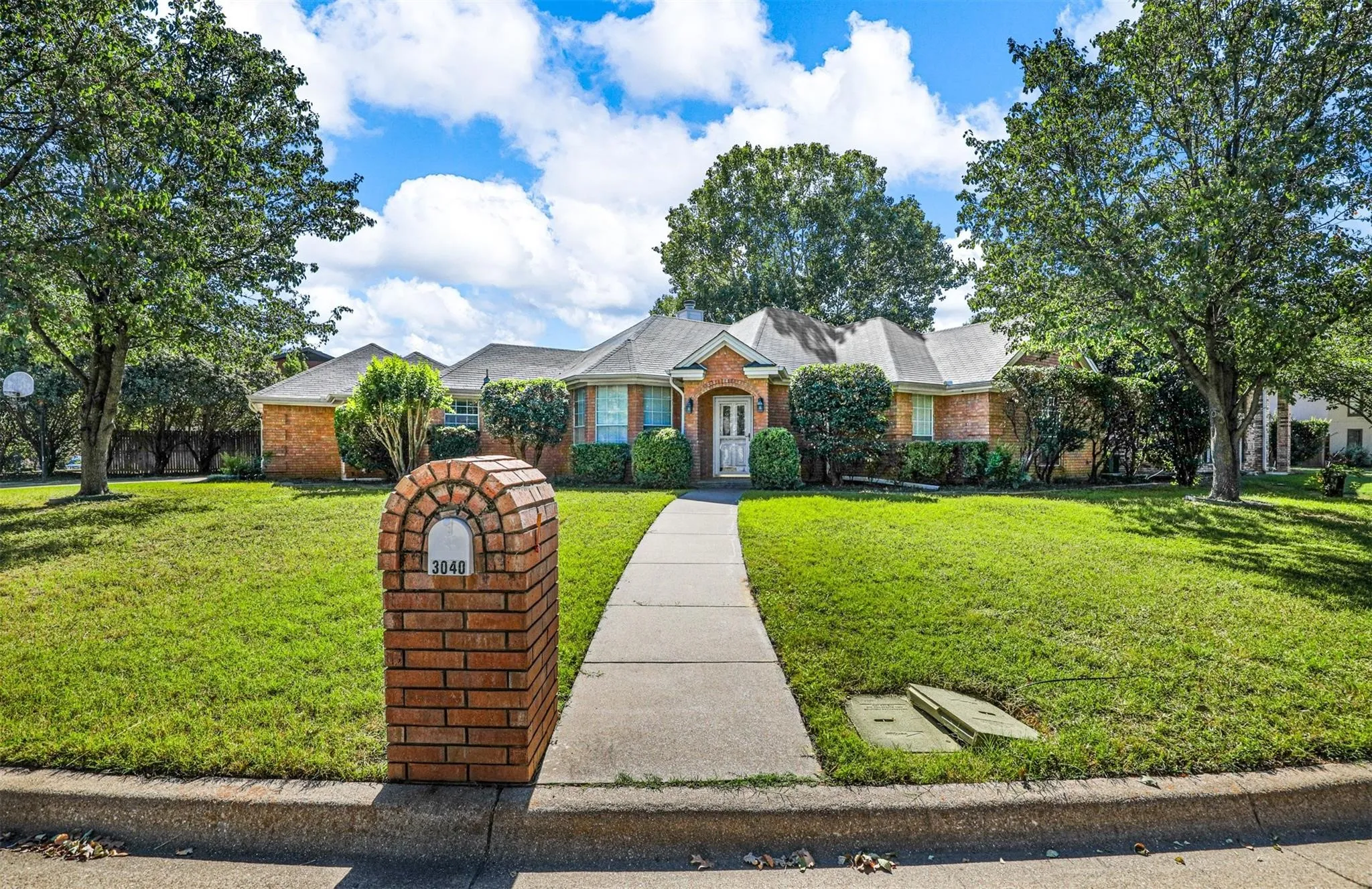 Single Family Residence For Rent in Tarrant County , 3040 Flamingo Circle, Southlake, Texas 76092, 3 Bedroom, 2 Bathroom, 2 Garage spaces, 1,816 Sqft, built in 1992, mls#21385619, Real Estate Agent in Southlake, Homes For Rent in Tarrant county, Homes For Rent in Southlake, Realtor in Southlake Texas, Real Estate Brokerage Independent Realty Texas, Luminita Cordes Realtor