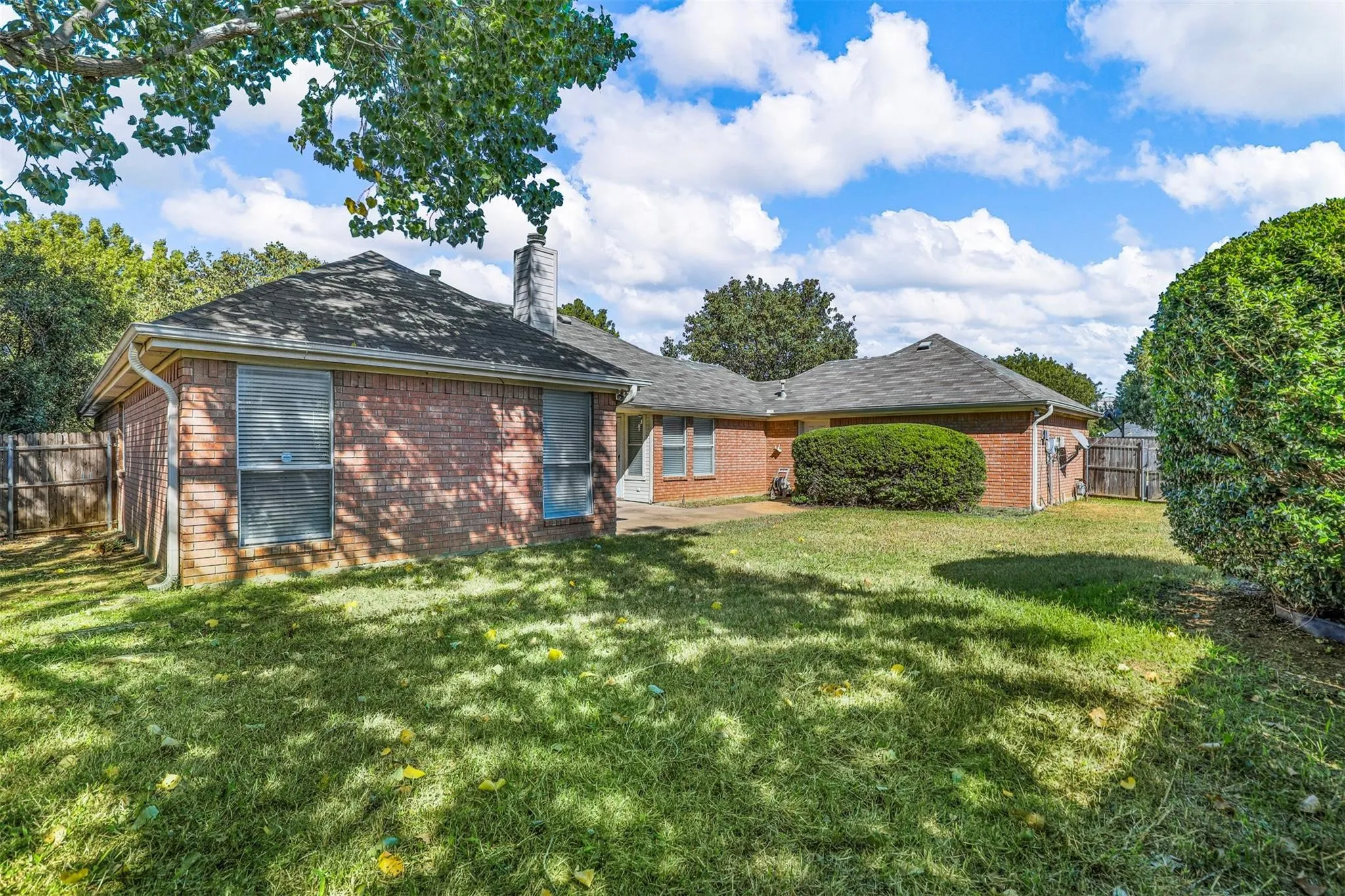 Single Family Residence For Rent in Tarrant County , 3040 Flamingo Circle, Southlake, Texas 76092, 3 Bedroom, 2 Bathroom, 2 Garage spaces, 1,816 Sqft, built in 1992, mls#21385619, Real Estate Agent in Southlake, Homes For Rent in Tarrant county, Homes For Rent in Southlake, Realtor in Southlake Texas, Real Estate Brokerage Independent Realty Texas, Luminita Cordes Realtor